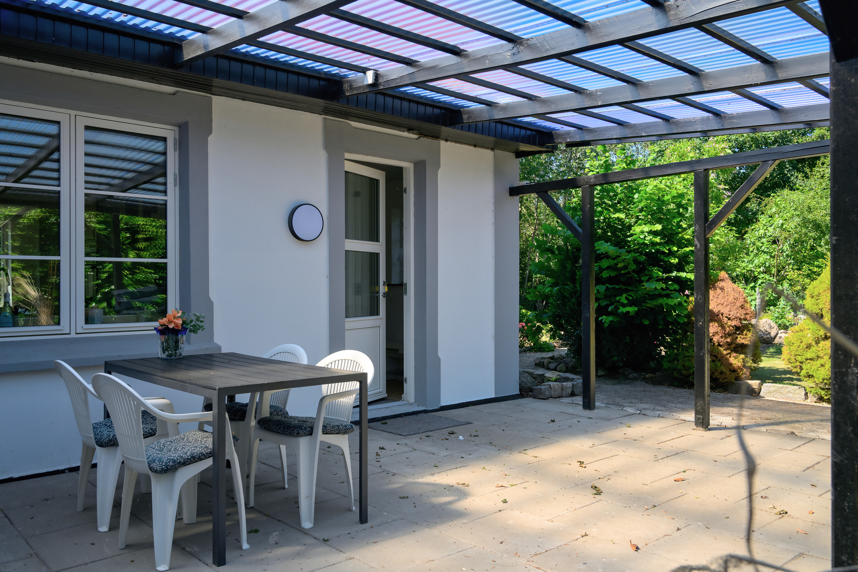 Fremhævet overdækket terrasse billede i fuldskærmstilstand. Billede af Væggerløsevej 13A, 4873 Væggerløse
