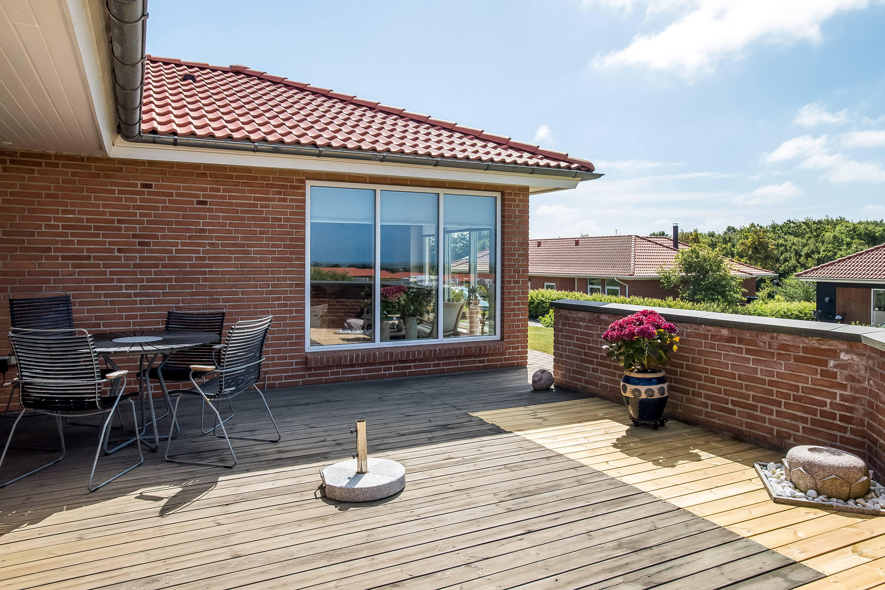 Fremhævet terrasse billede i fuldskærmstilstand. Billede af Mimersvej 65, Nørlem, 7620 Lemvig