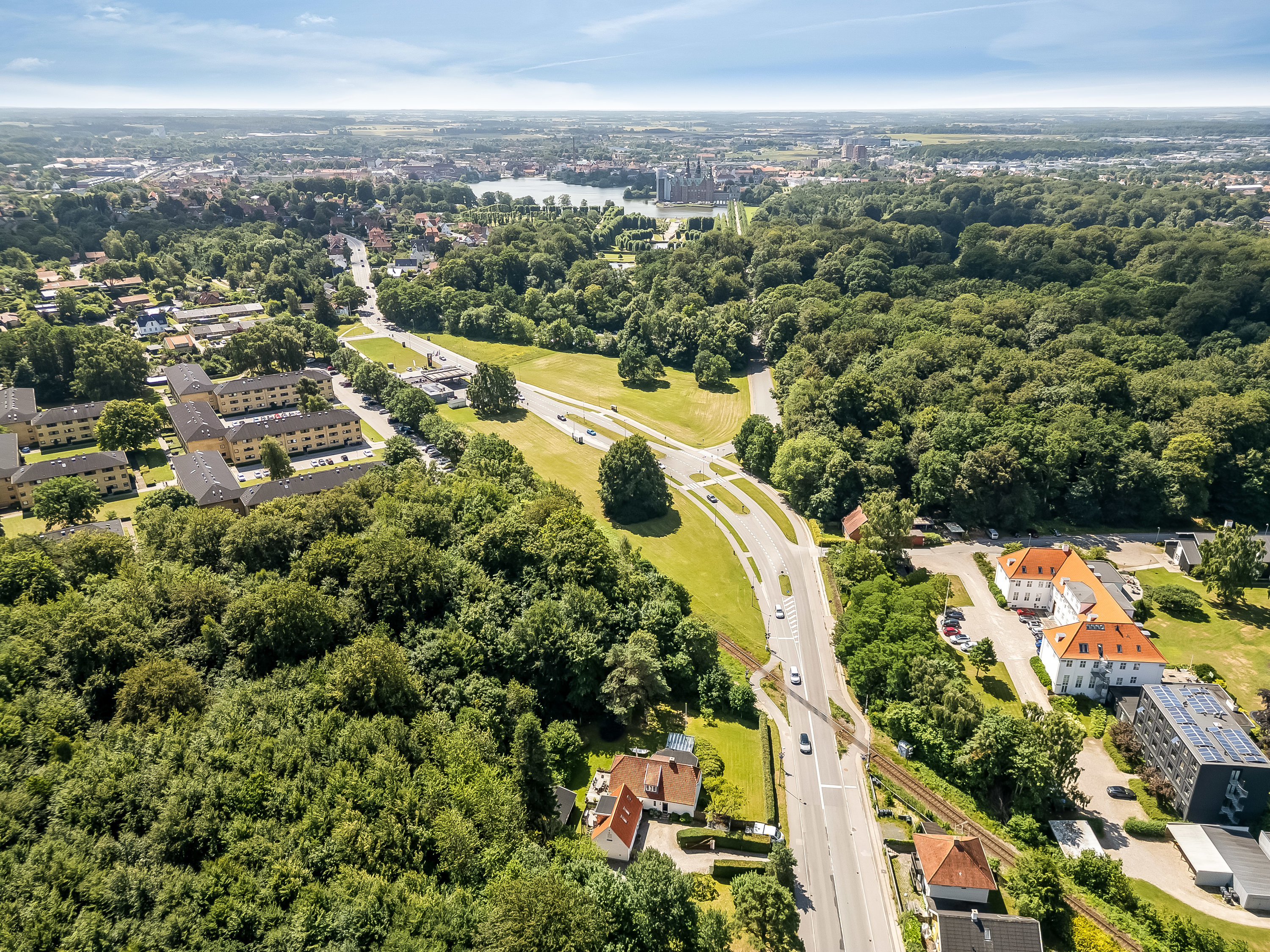 Fremhævet luftfoto billede i fuldskærmstilstand. Billede af Fredensborgvej 38, 3400 Hillerød