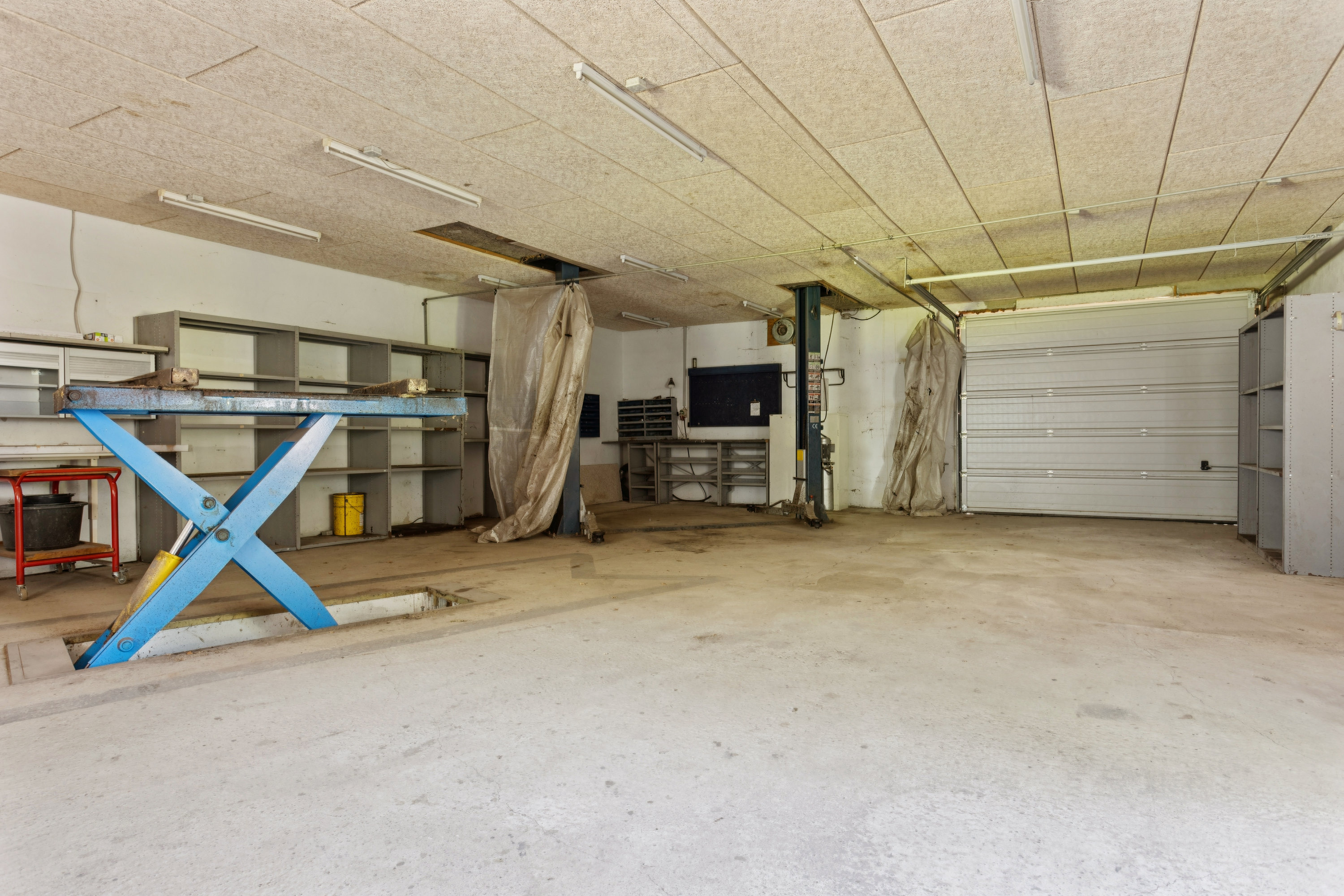 Fremhævet garage billede i fuldskærmstilstand. Billede af Brunbankevej 17, 8831 Løgstrup