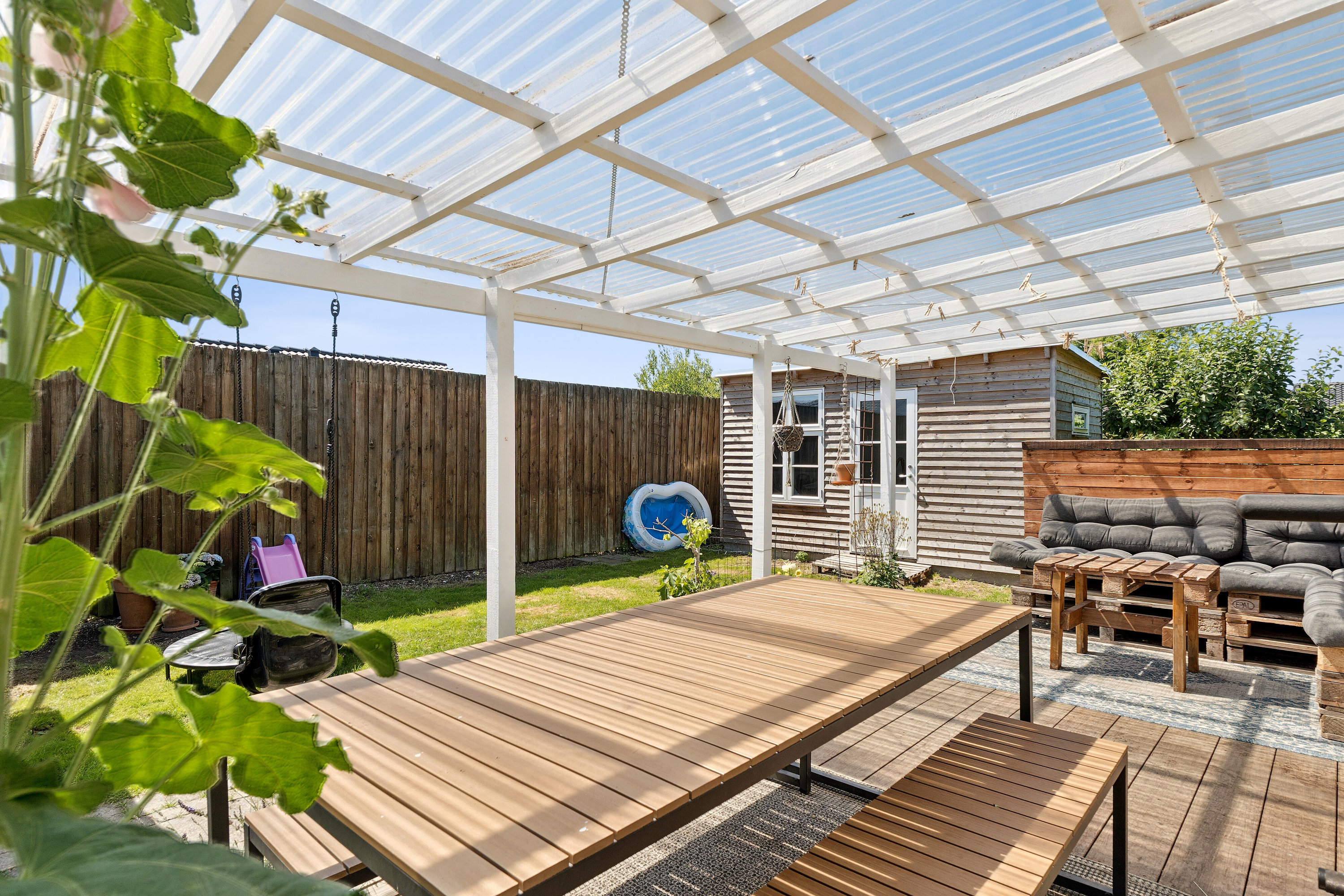 Fremhævet overdækket terrasse billede i fuldskærmstilstand. Billede af Hovager 7, 2650 Hvidovre