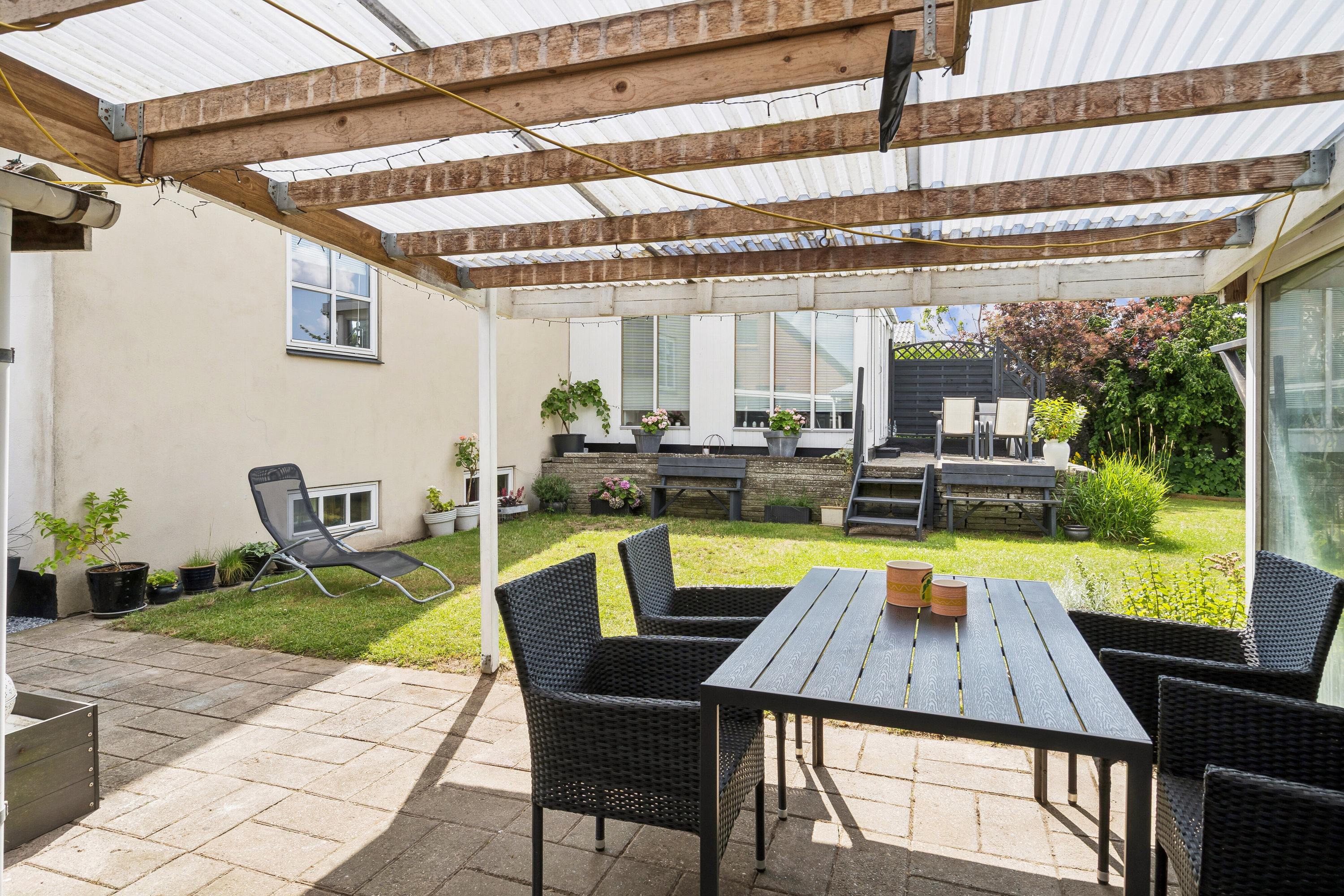 Fremhævet overdækket terrasse billede i fuldskærmstilstand. Billede af Humlevænget 25, 4690 Haslev