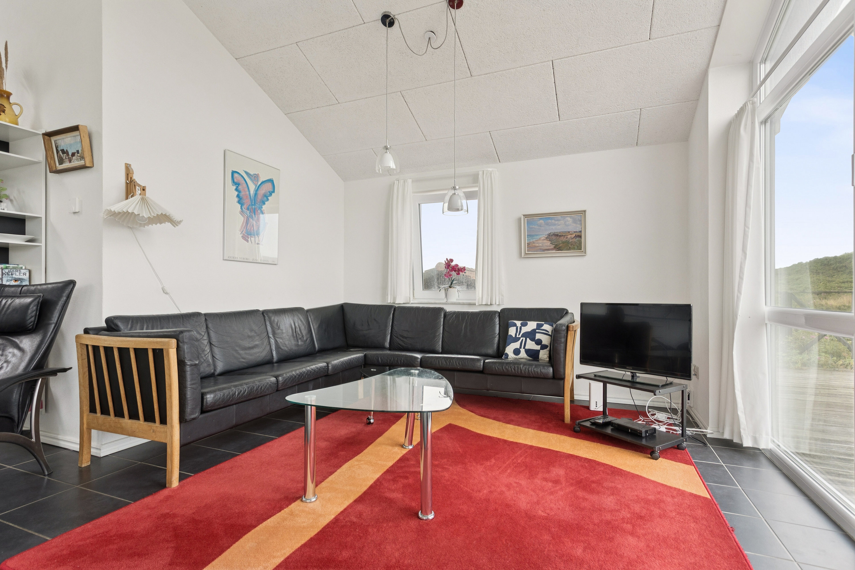 Fremhævet stue billede i fuldskærmstilstand. Billede af Hedvigsvej 8, Munkens Klit, 9480 Løkken