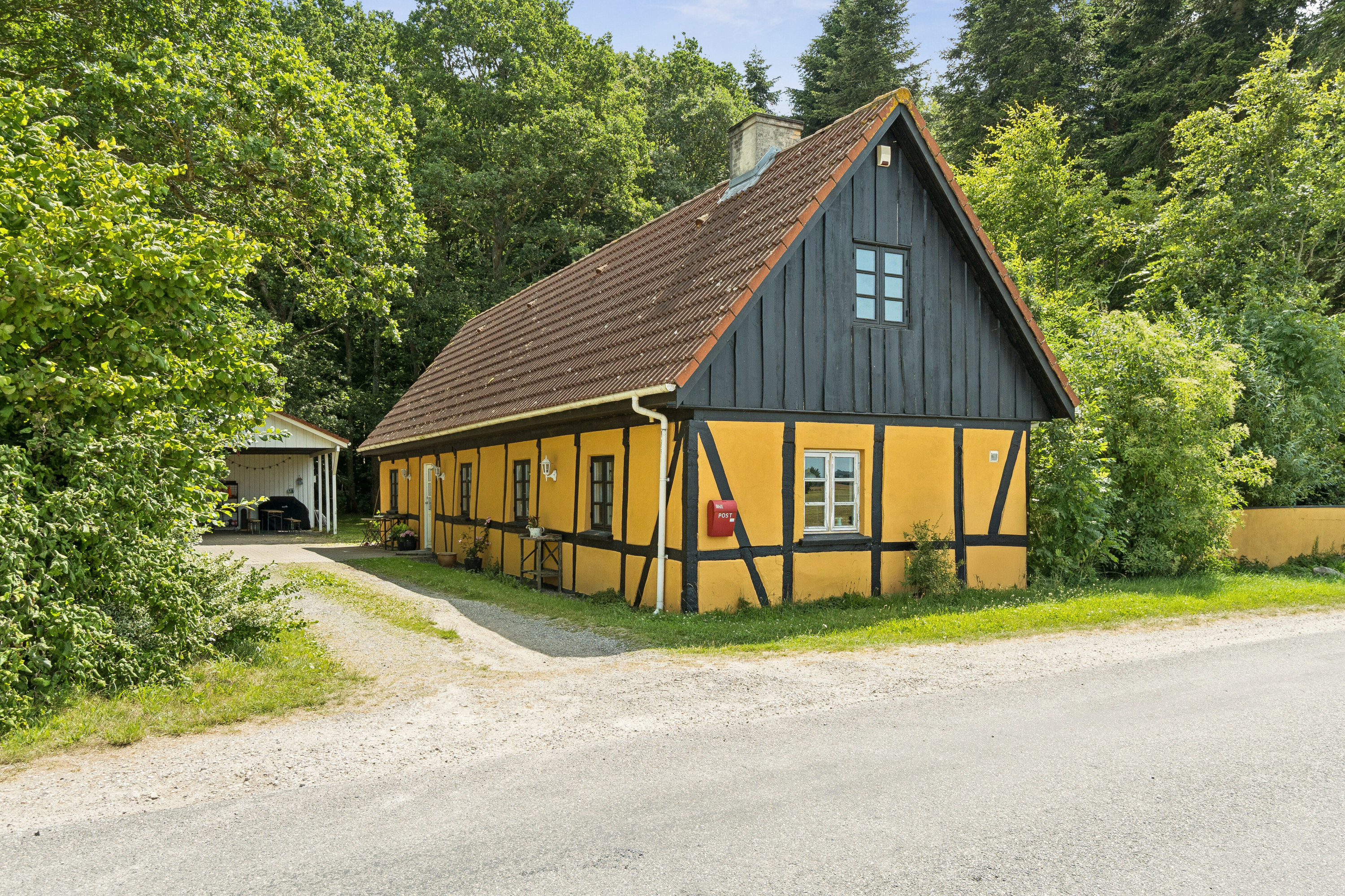 Fremhævet set fra vejen billede i fuldskærmstilstand. Billede af Rydemarksvej 1, 4200 Slagelse