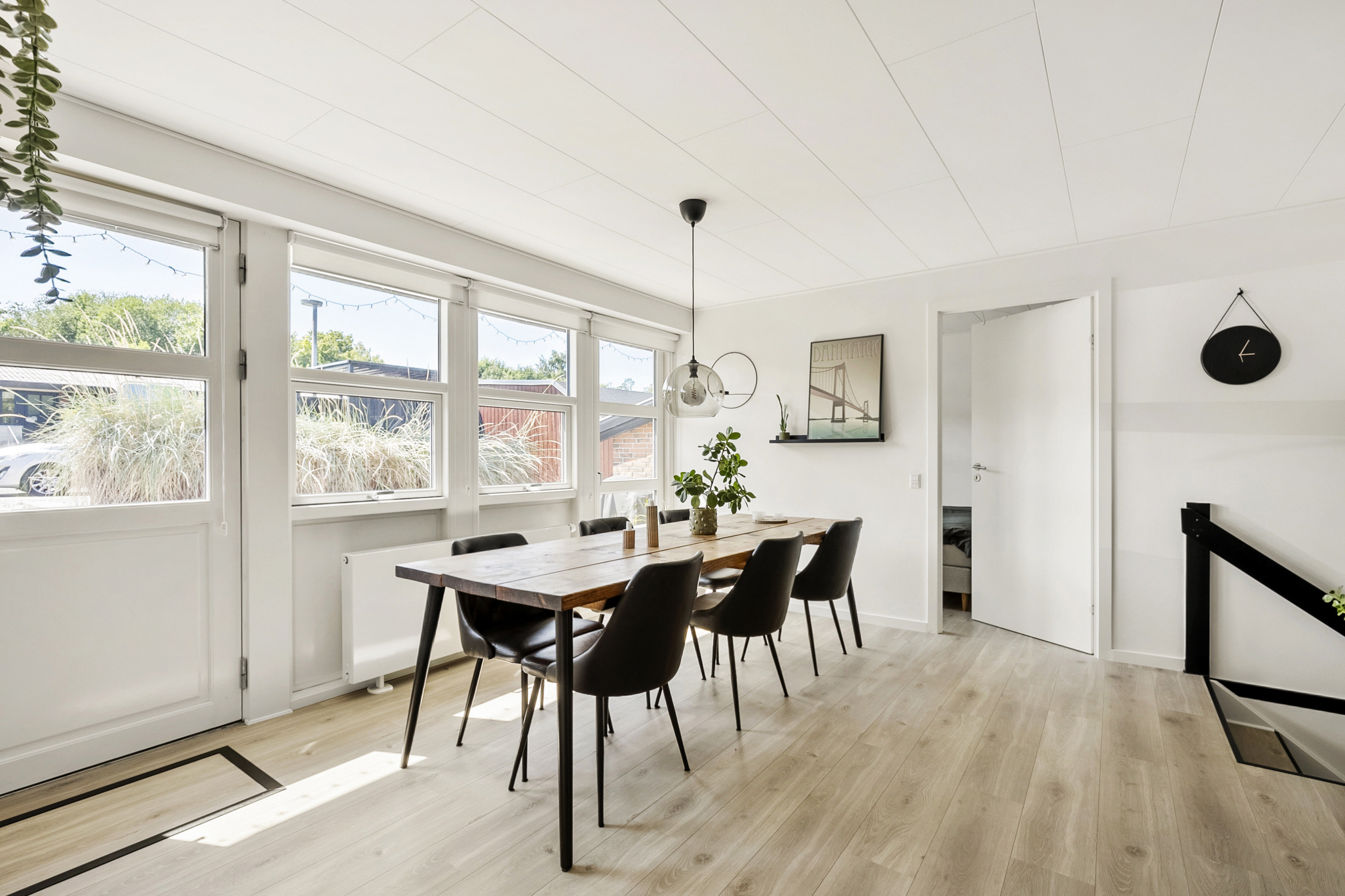 Fremhævet spisestue billede i fuldskærmstilstand. Billede af Højvang 219, Næsby, 5270 Odense N
