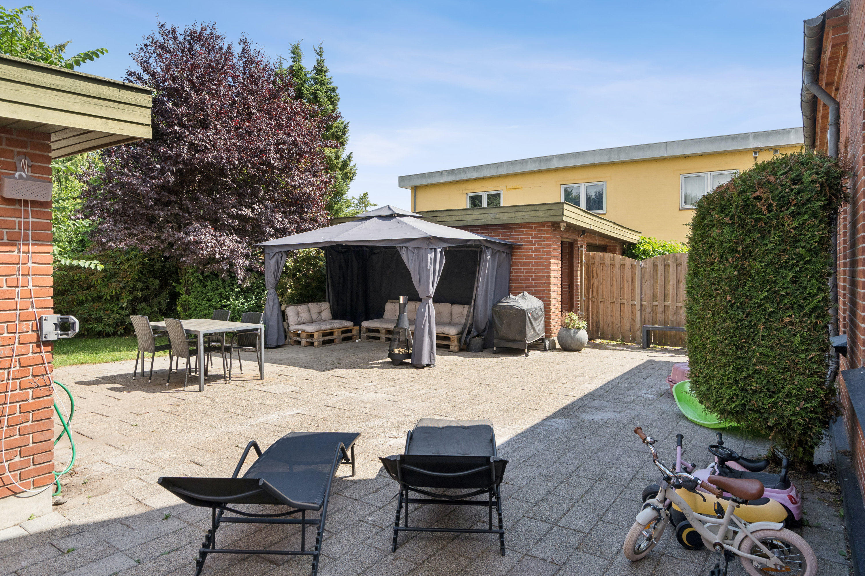 Fremhævet terrasse billede i fuldskærmstilstand. Billede af Skovvejen 6, 8850 Bjerringbro