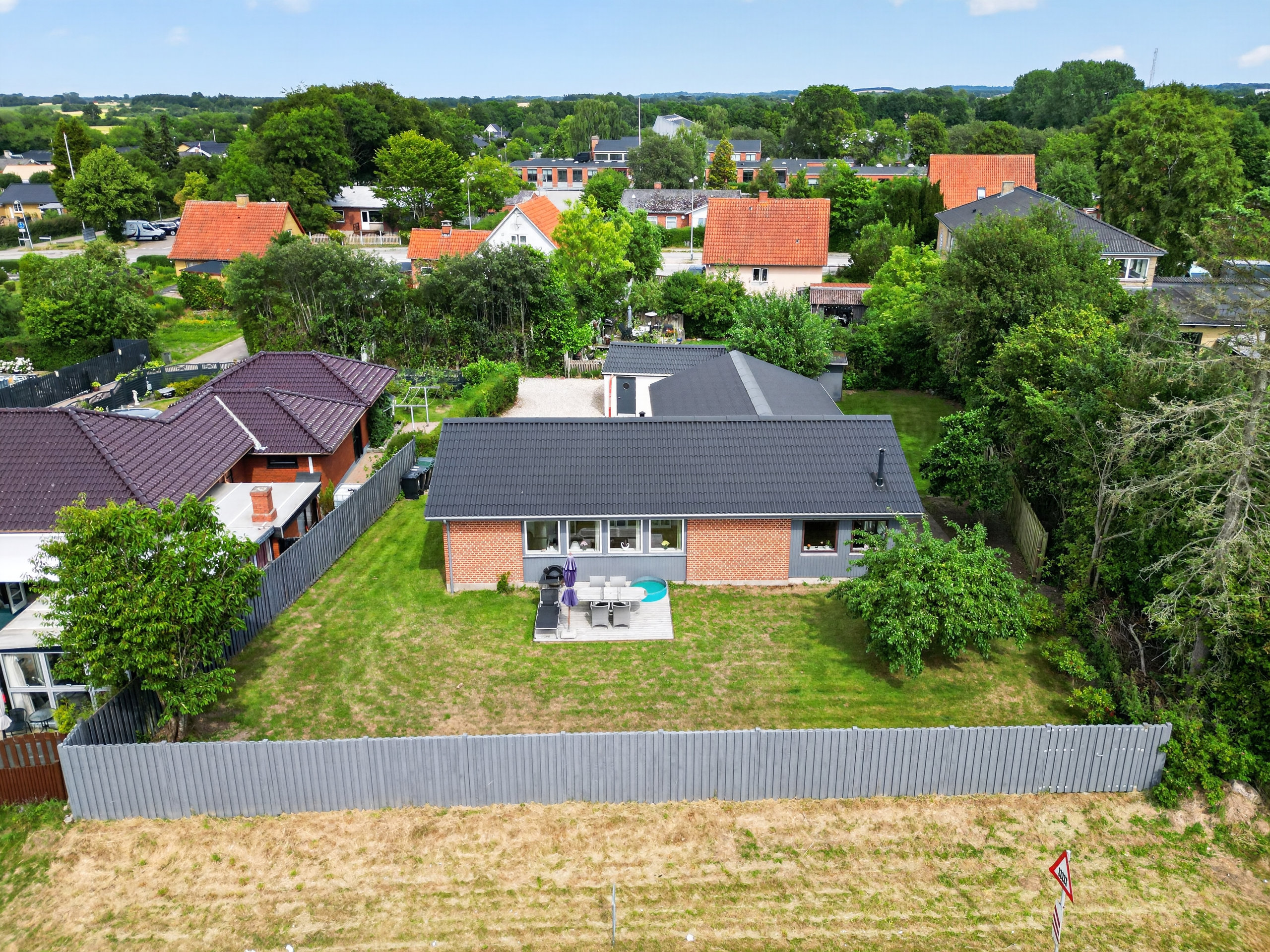 Fremhævet luftfoto billede i fuldskærmstilstand. Billede af Holbækvej 29, 4370 Store Merløse