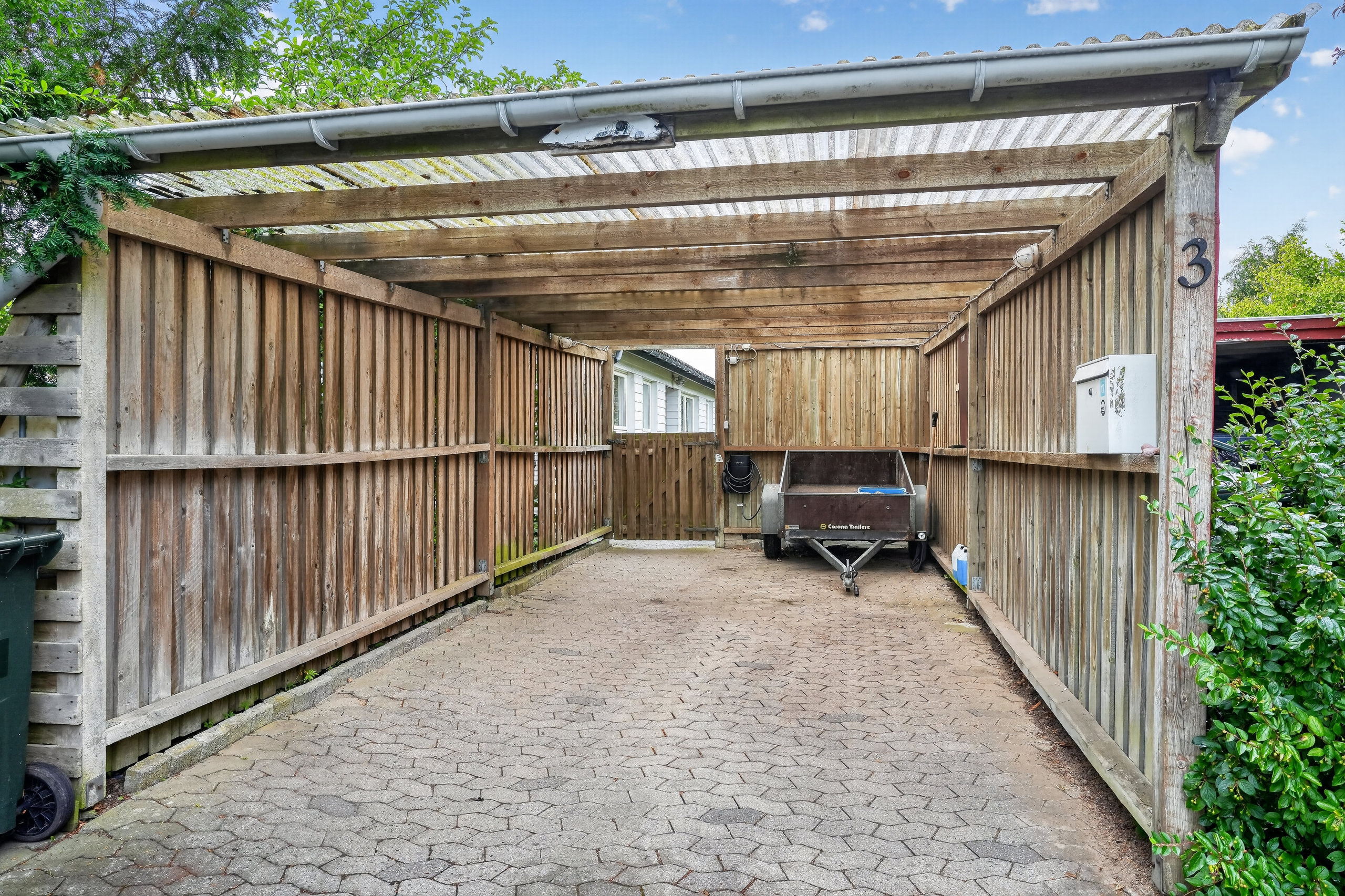 Fremhævet carport billede i fuldskærmstilstand. Billede af Irisvænget 3, Vester Såby, 4330 Hvalsø