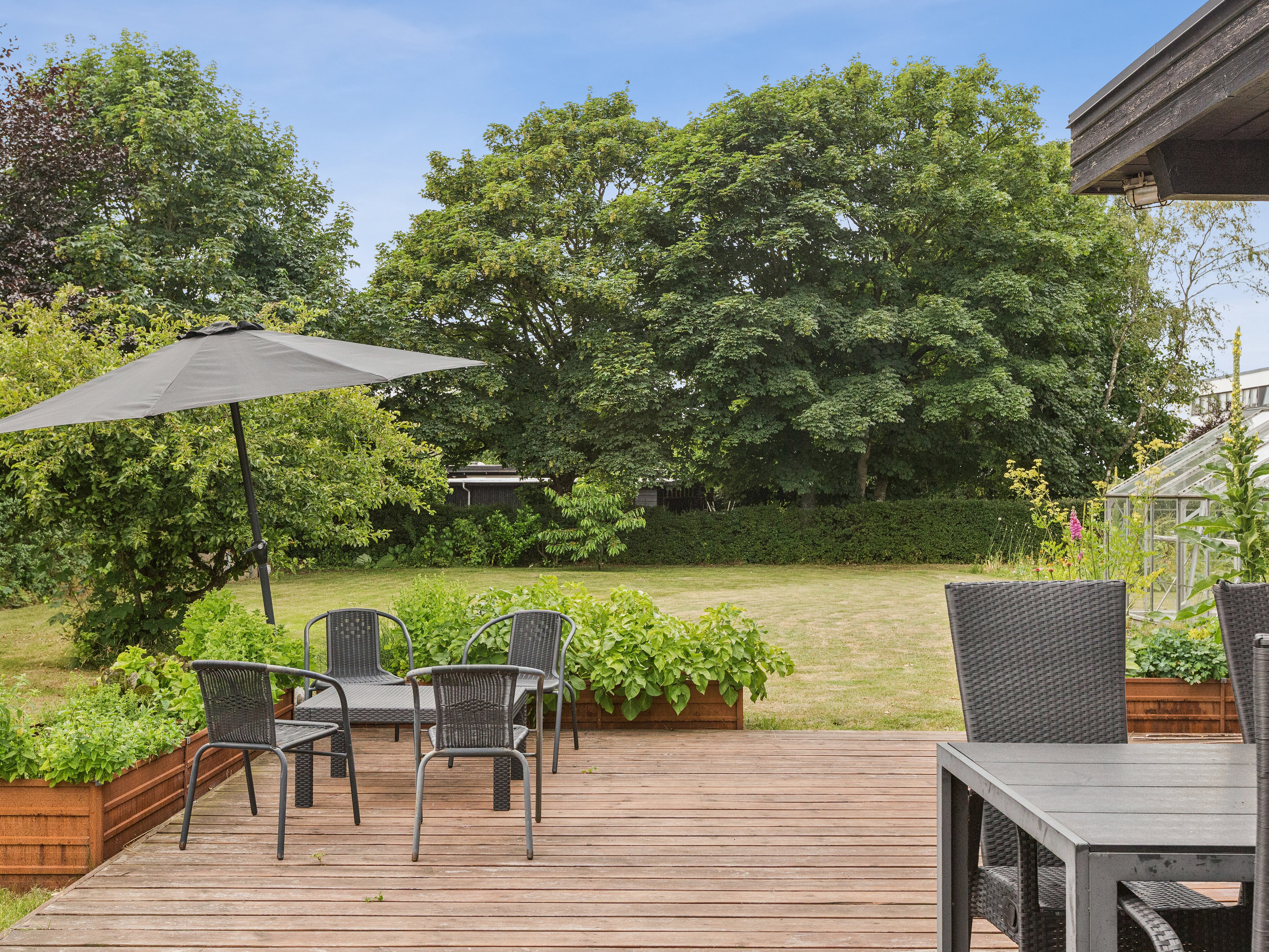 Fremhævet terrasse billede i fuldskærmstilstand. Billede af Kristiansandsvej 24, 9800 Hjørring