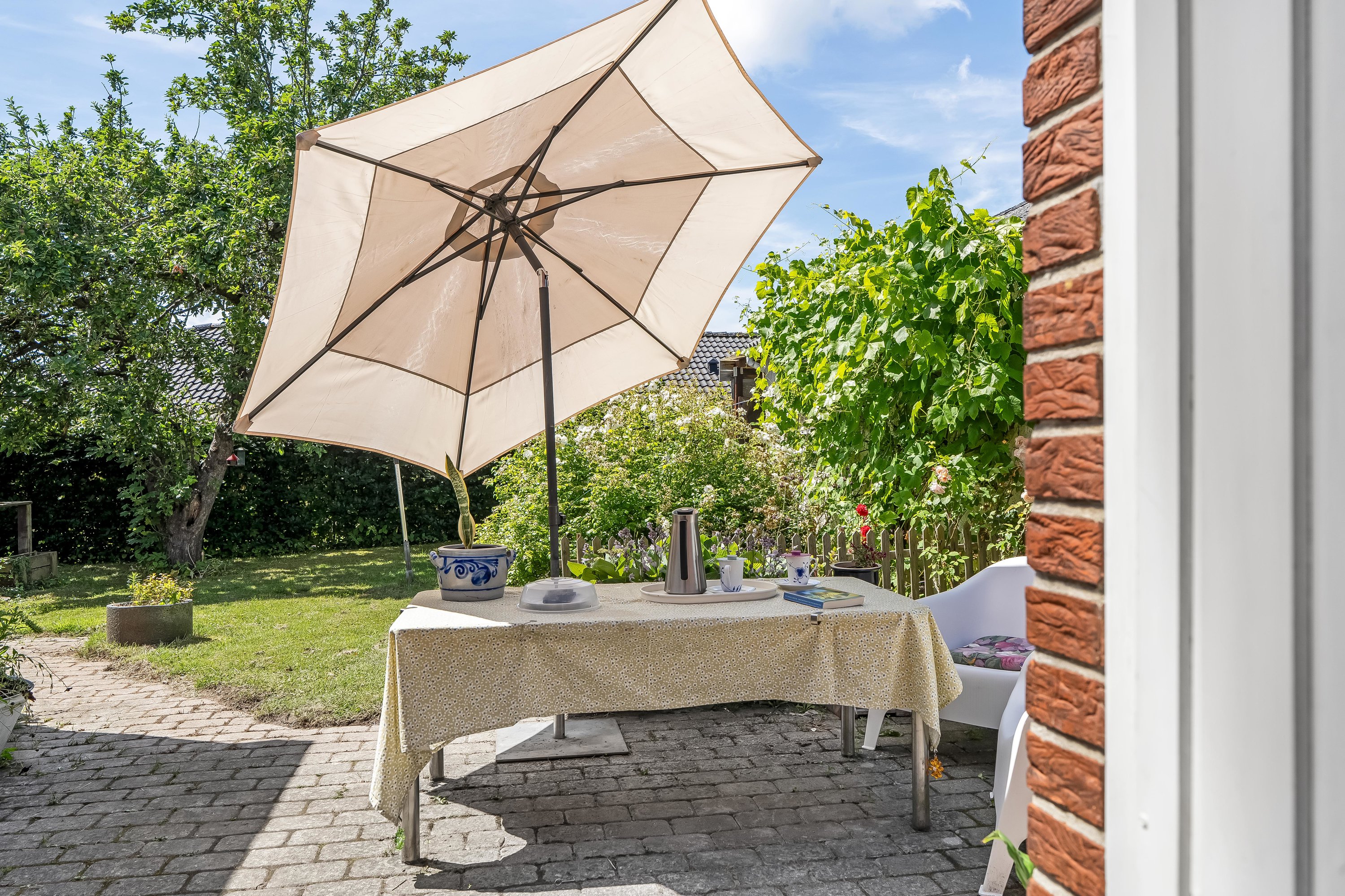 Fremhævet overdækket terrasse billede i fuldskærmstilstand. Billede af Birkehaven 124, 3400 Hillerød
