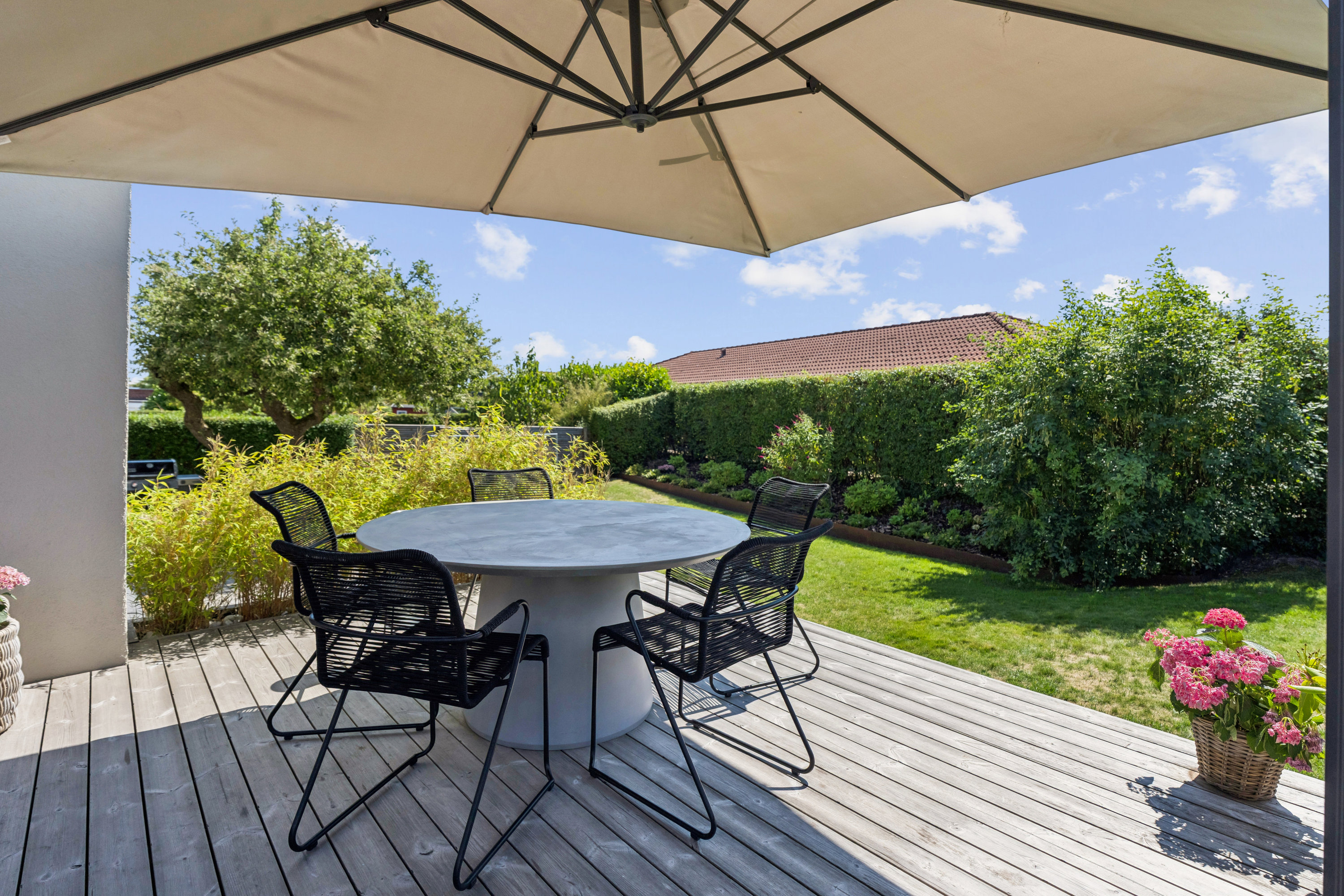 Fremhævet terrasse billede i fuldskærmstilstand. Billede af Engmarksvej 6, 8240 Risskov