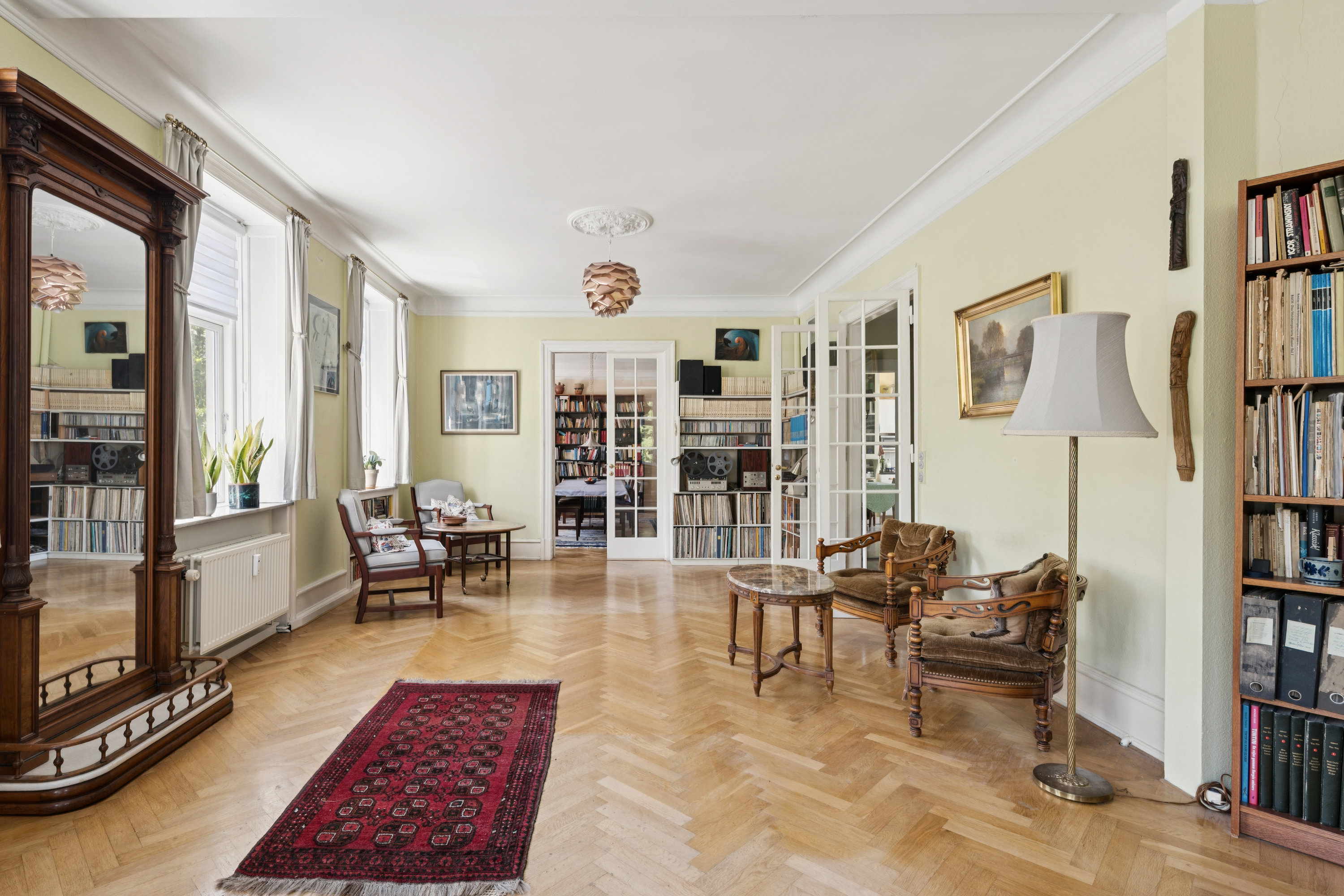 Fremhævet stue billede i fuldskærmstilstand. Billede af Mathildevej 2, 1. th., 2000 Frederiksberg