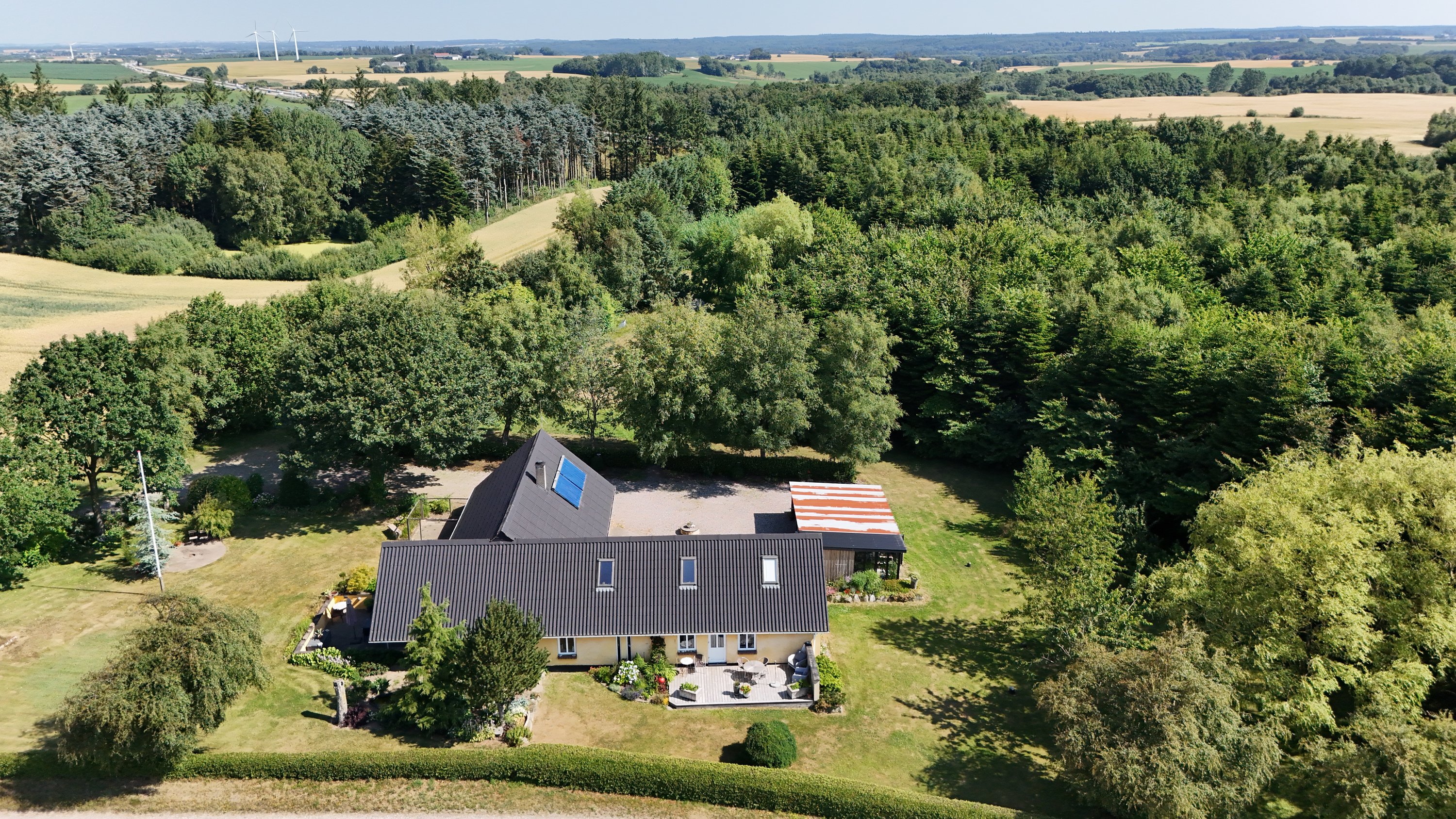 Fremhævet drone billede i fuldskærmstilstand. Billede af Enshøjvej 7, Fyrkilde, 9610 Nørager