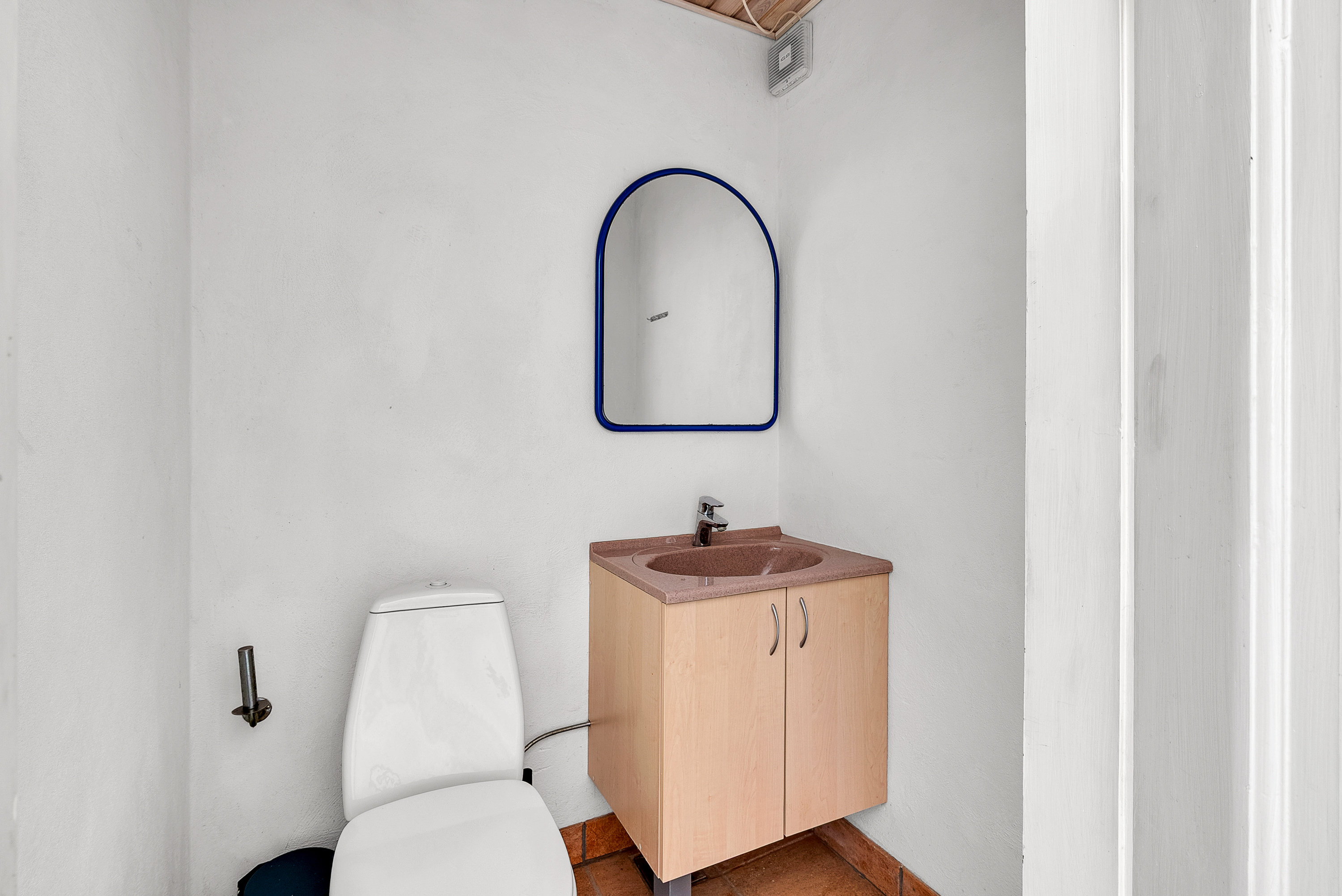 Fremhævet toilet billede i fuldskærmstilstand. Billede af Egsgyden 37, Horne, 5600 Faaborg