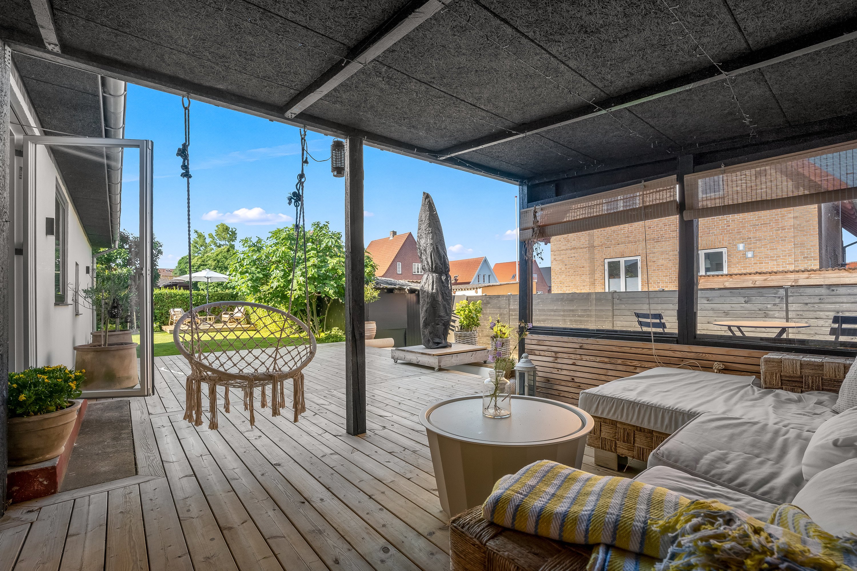 Fremhævet overdækket terrasse billede i fuldskærmstilstand. Billede af Søvænget 4, 4930 Maribo