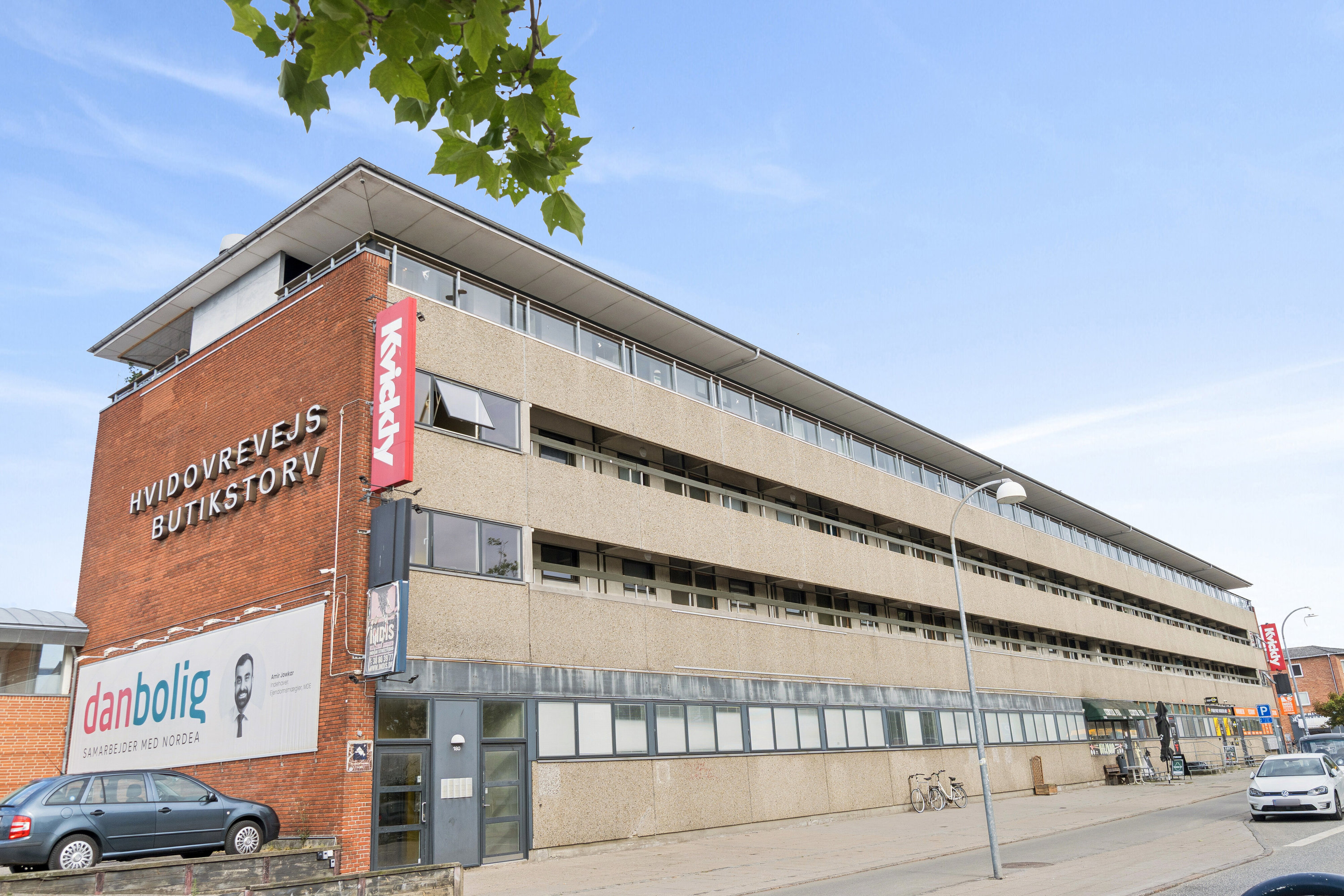 Fremhævet facade billede i fuldskærmstilstand. Billede af Hvidovrevej 180, 1. 120., 2650 Hvidovre