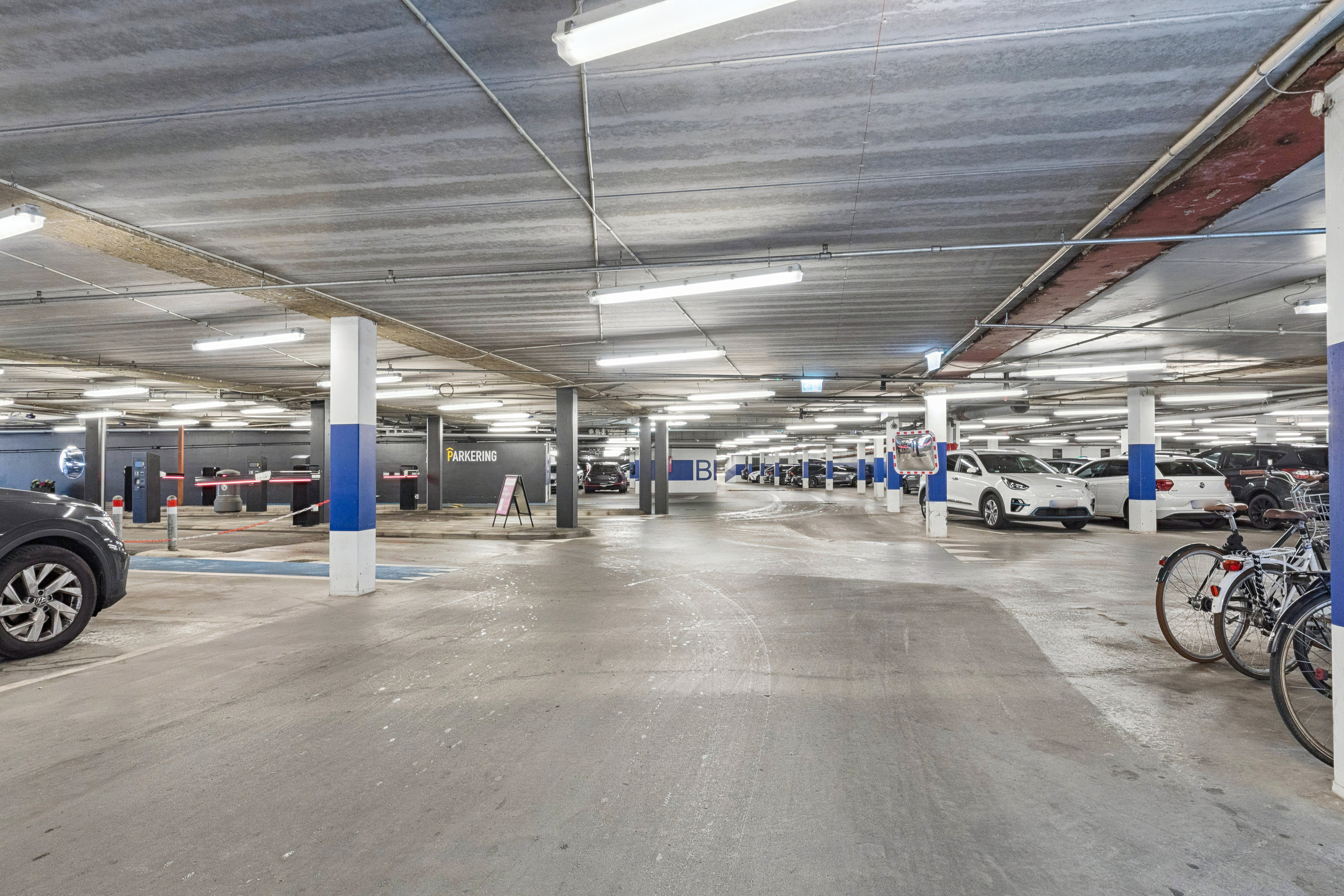 Fremhævet garage billede i fuldskærmstilstand. Billede af Amerika Plads 32B, 1. 4., 2100 København Ø