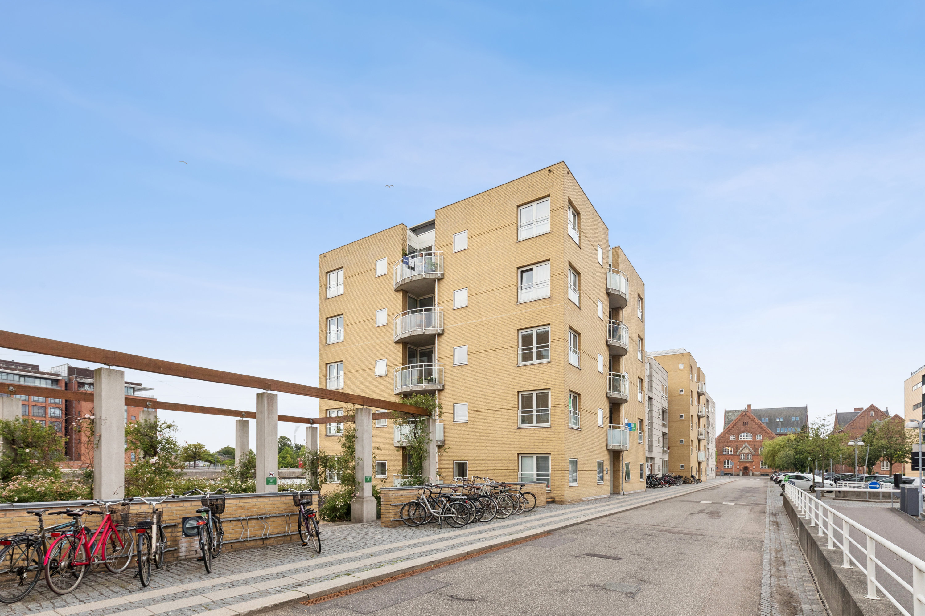 Fremhævet andet billede i fuldskærmstilstand. Billede af Midtermolen 6, 1. mf., 2100 København Ø