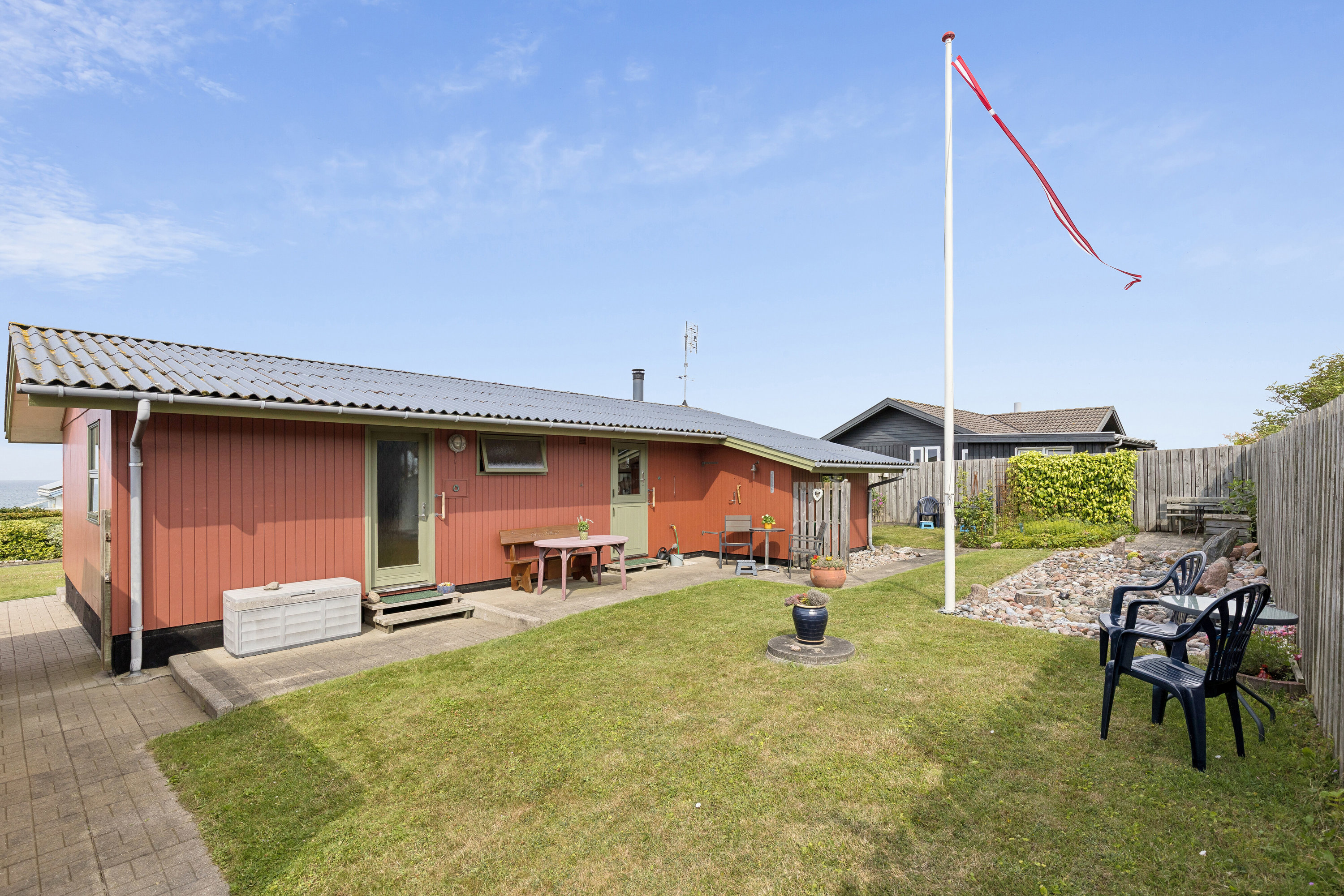 Fremhævet set fra haven billede i fuldskærmstilstand. Billede af Klintebakken 16, Svallerup, 4400 Kalundborg