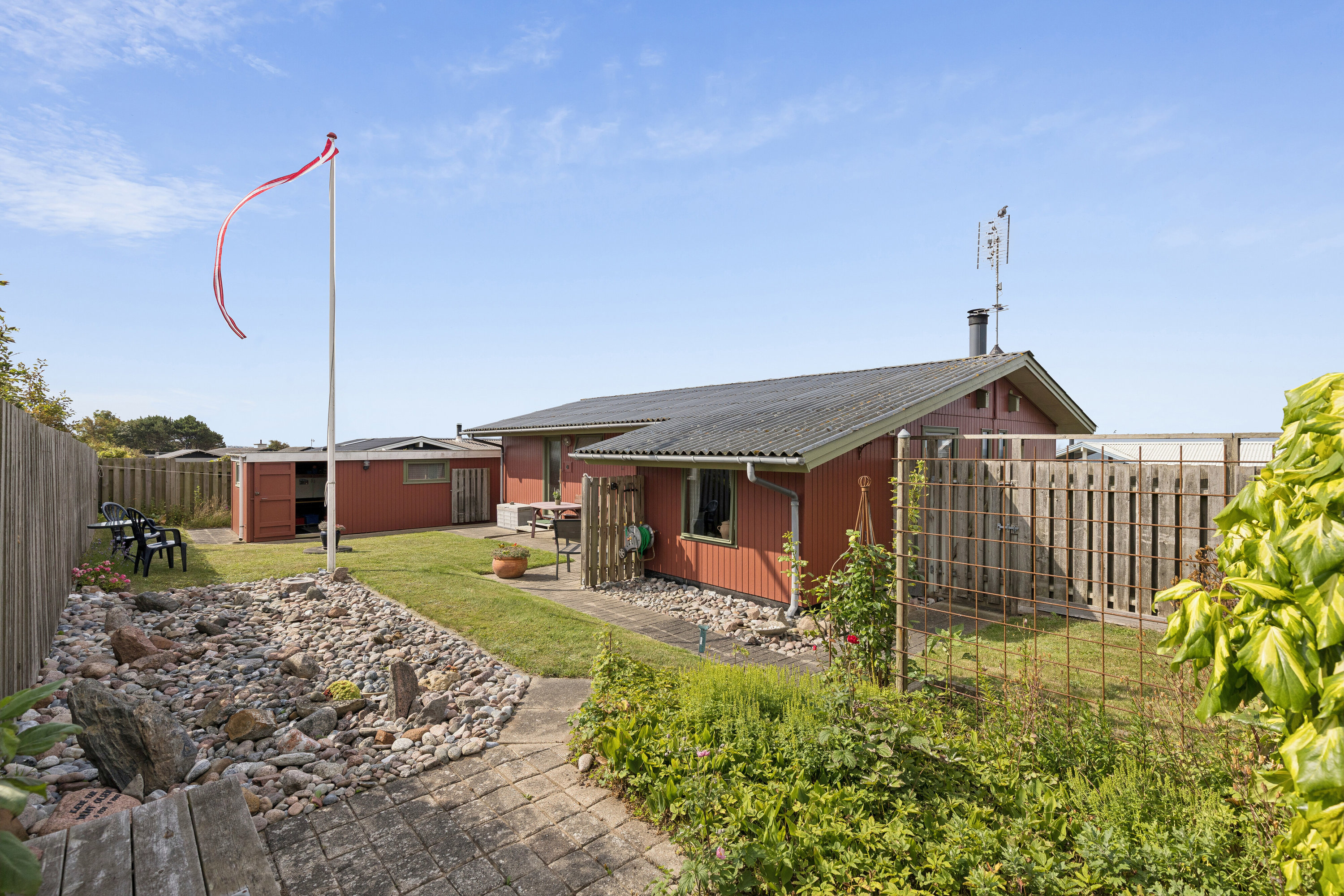 Fremhævet set fra haven billede i fuldskærmstilstand. Billede af Klintebakken 16, Svallerup, 4400 Kalundborg
