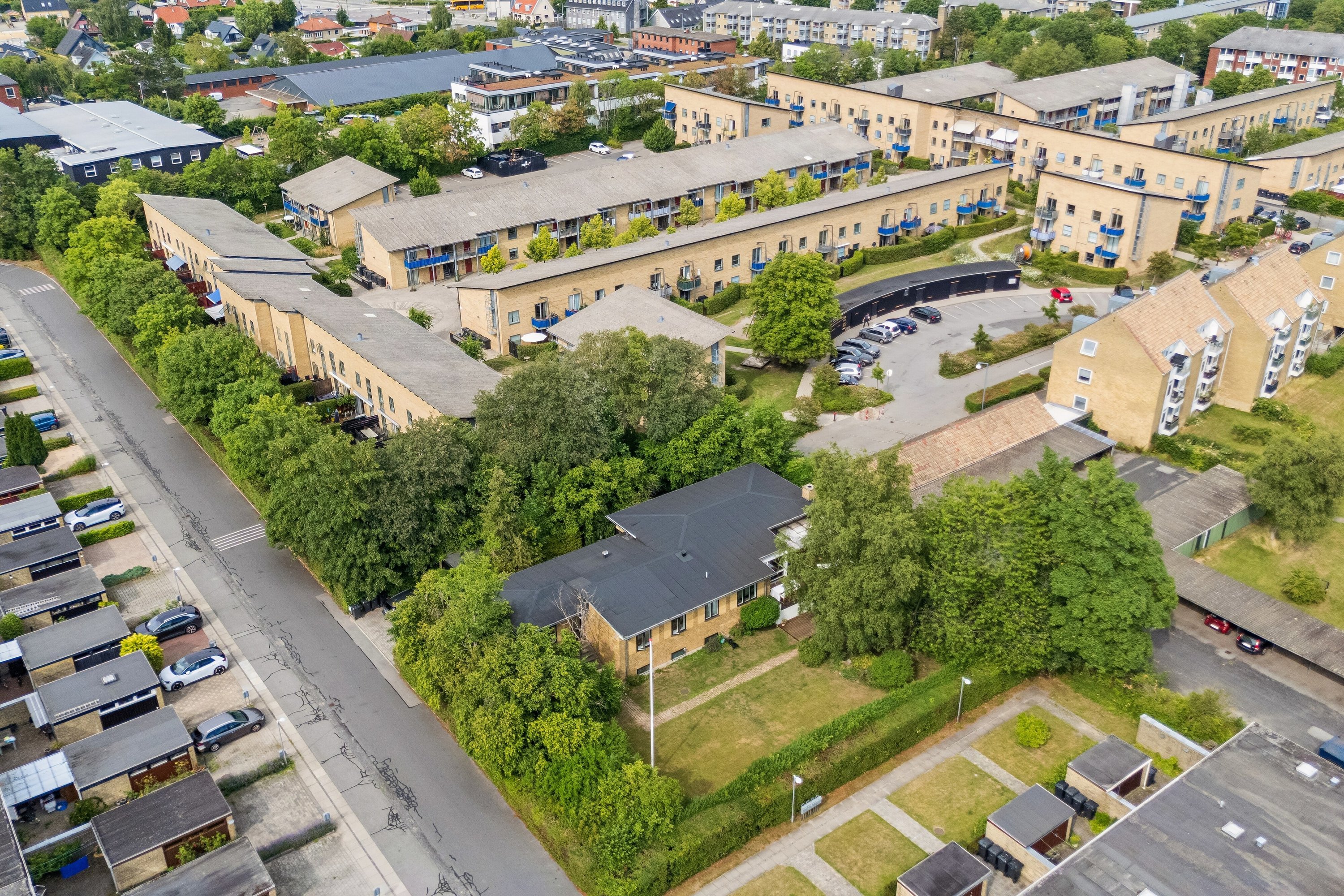 Fremhævet luftfoto billede i fuldskærmstilstand. Billede af Schweizerdalstien 10, 2610 Rødovre