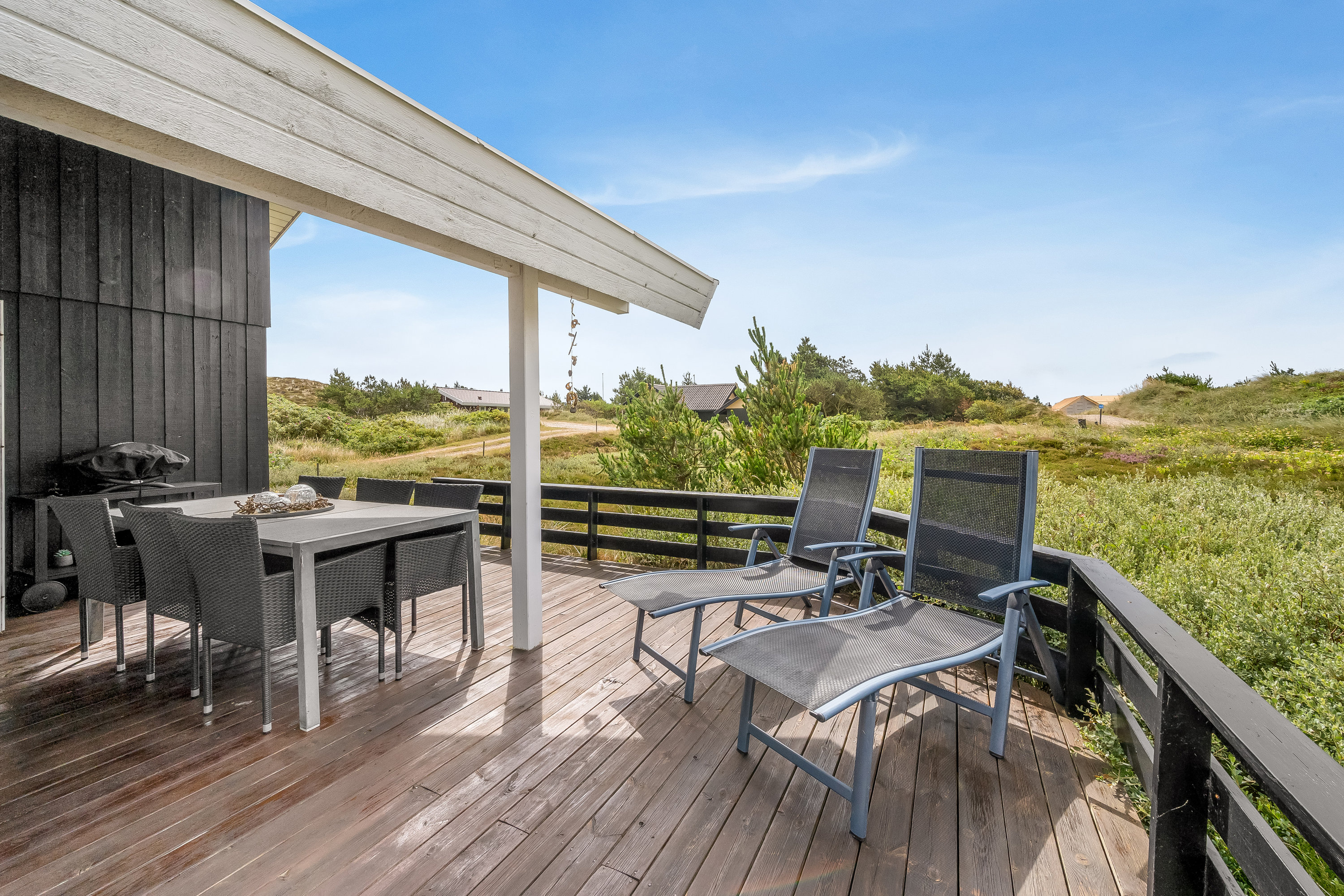 Fremhævet terrasse billede i fuldskærmstilstand. Billede af Bjerregårdsvej 266, Bjerregaard, 6960 Hvide Sande