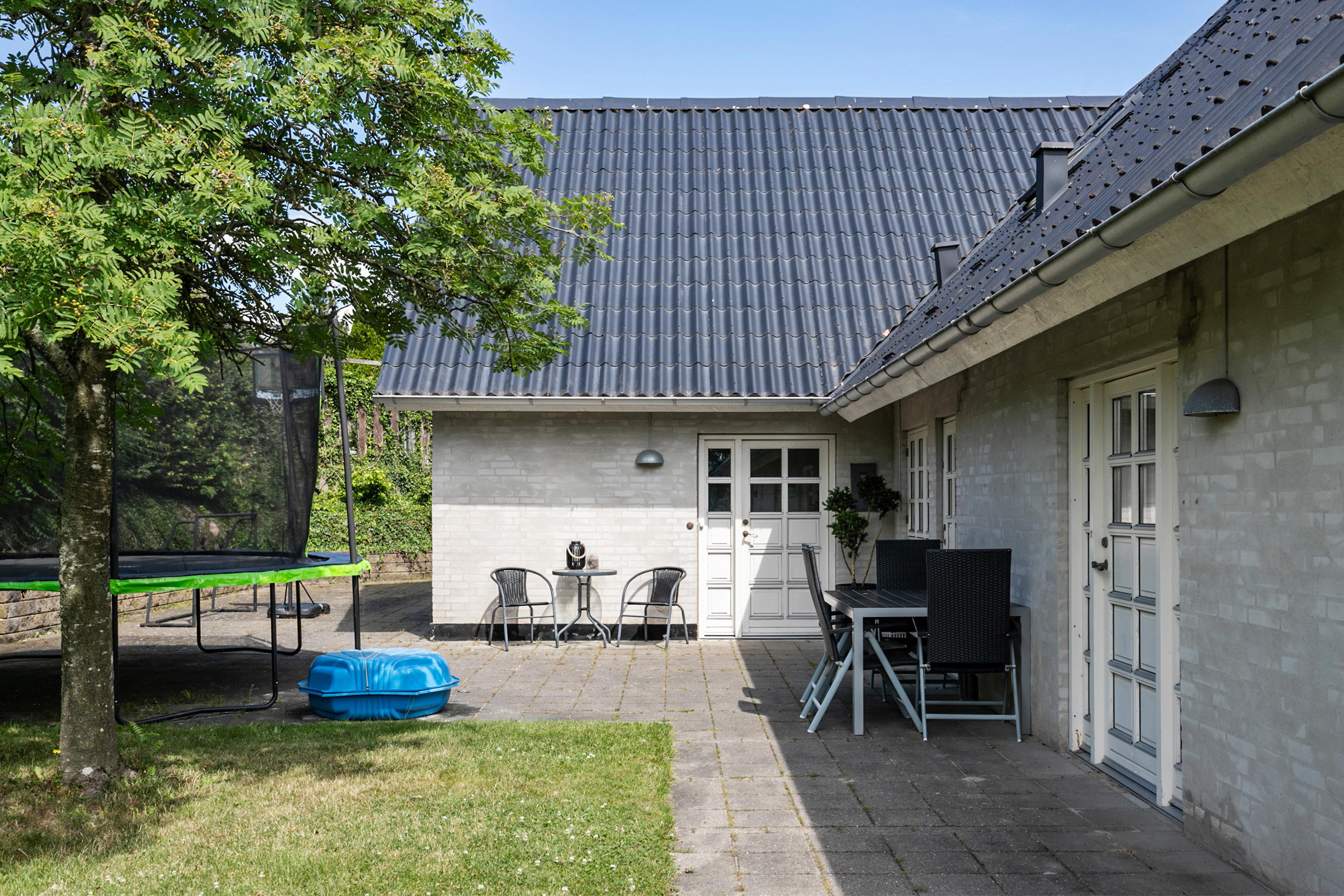 Fremhævet terrasse billede i fuldskærmstilstand. Billede af Gl. Gislumvej 10, Stenildvad, 9600 Aars