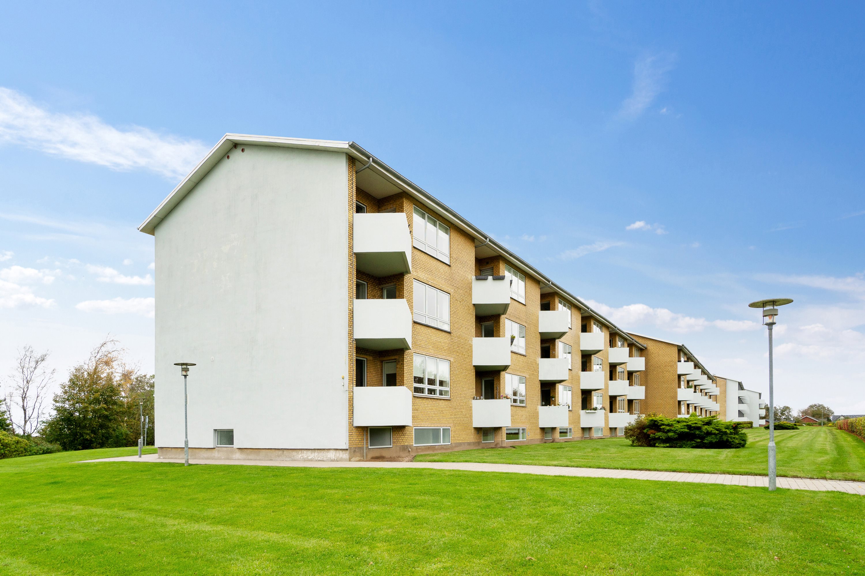 Fremhævet facade billede i fuldskærmstilstand. Billede af Stjernevej 19, 2. 4., Uhrhøj, 7100 Vejle