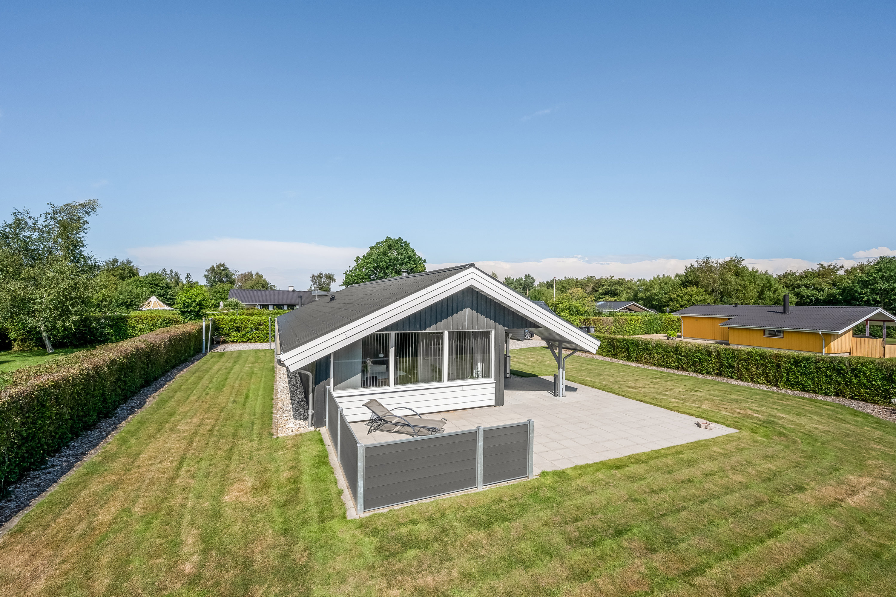 Fremhævet facade billede i fuldskærmstilstand. Billede af Horsfold 174, Bork Havn, 6893 Hemmet