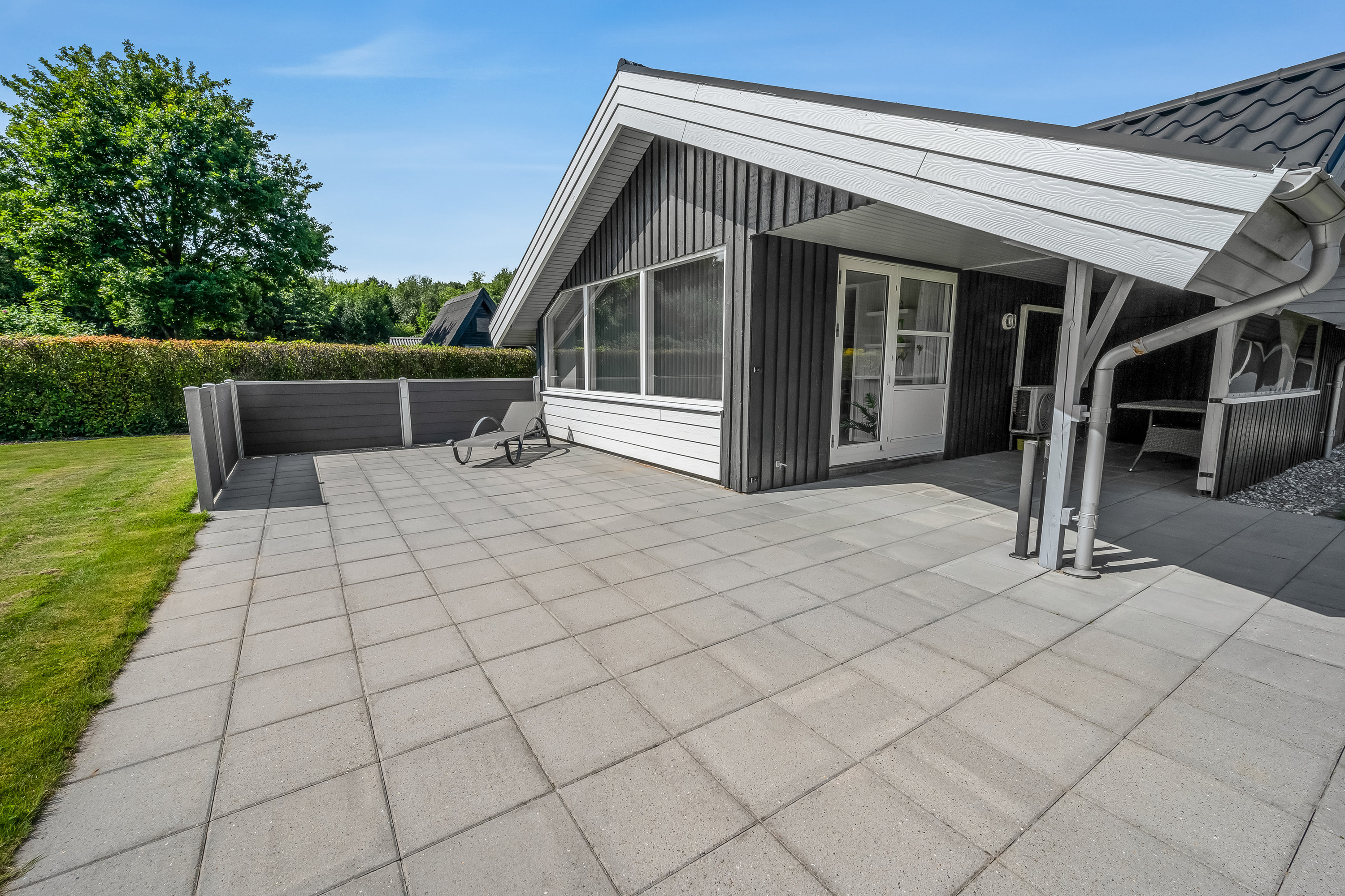 Fremhævet facade billede i fuldskærmstilstand. Billede af Horsfold 174, Bork Havn, 6893 Hemmet