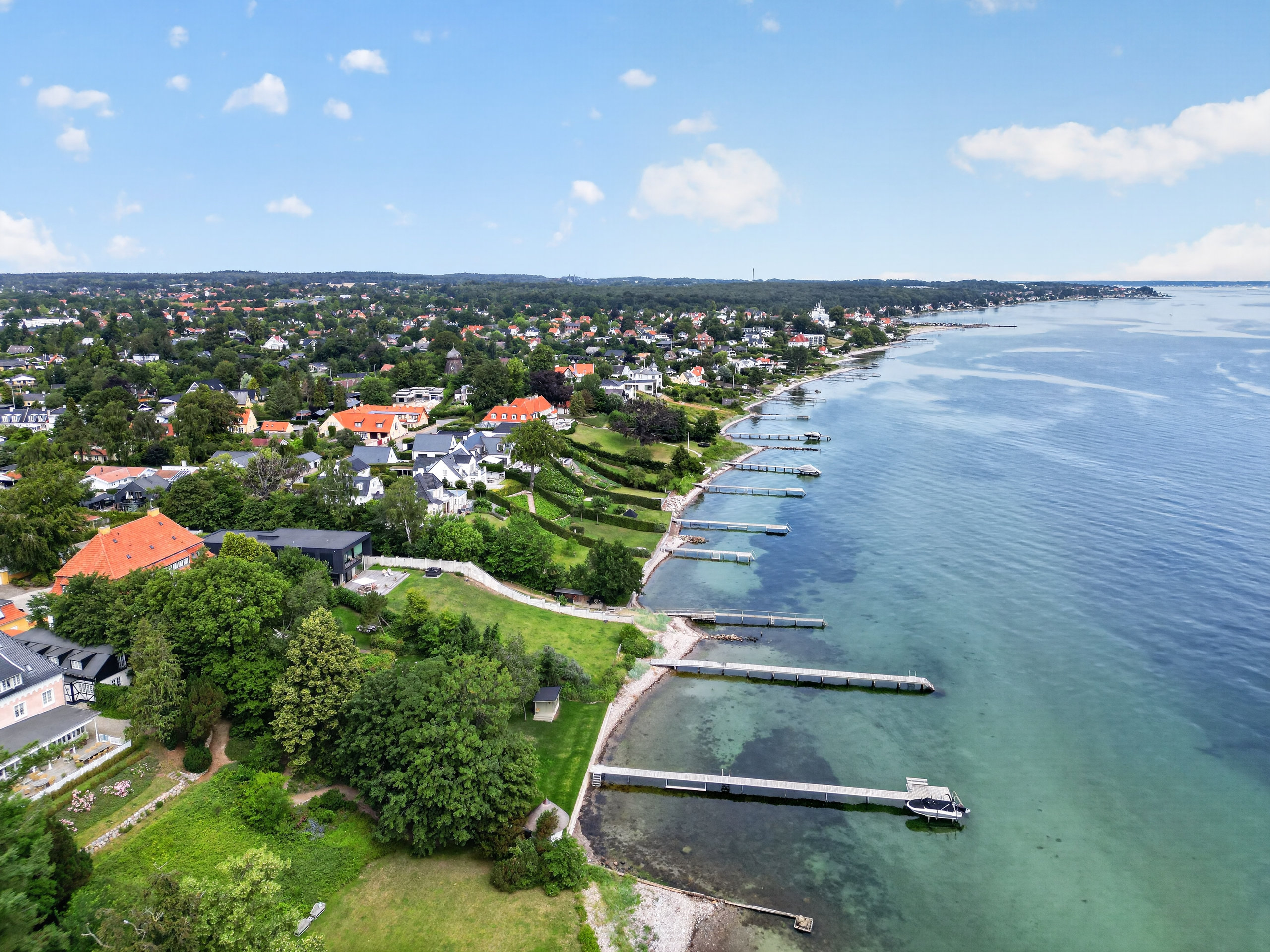 Fremhævet luftfoto billede i fuldskærmstilstand. Billede af Strandhaven 4, 3060 Espergærde
