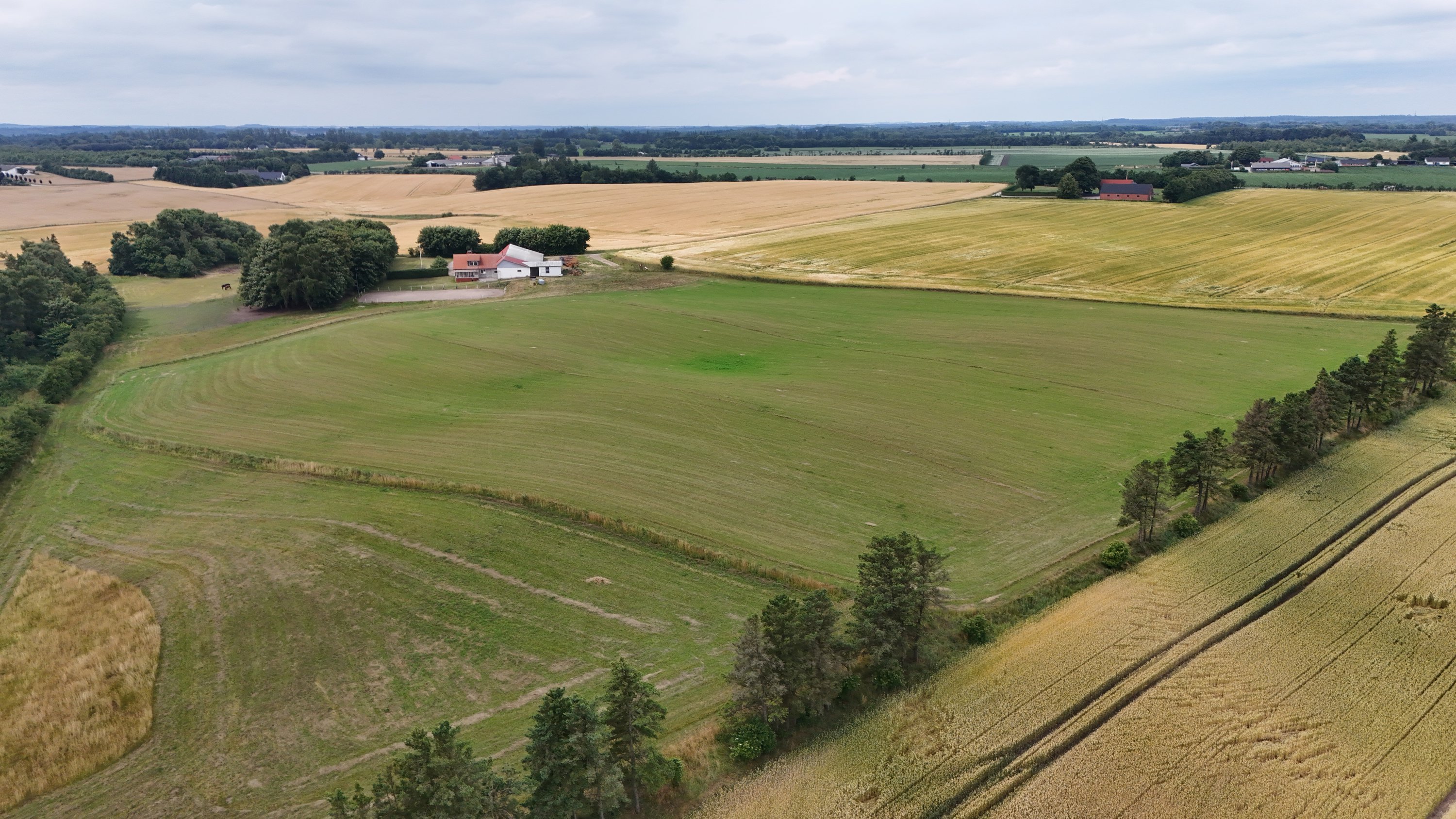 Fremhævet drone billede i fuldskærmstilstand. Billede af Hovedvejen 18, 9632 Møldrup