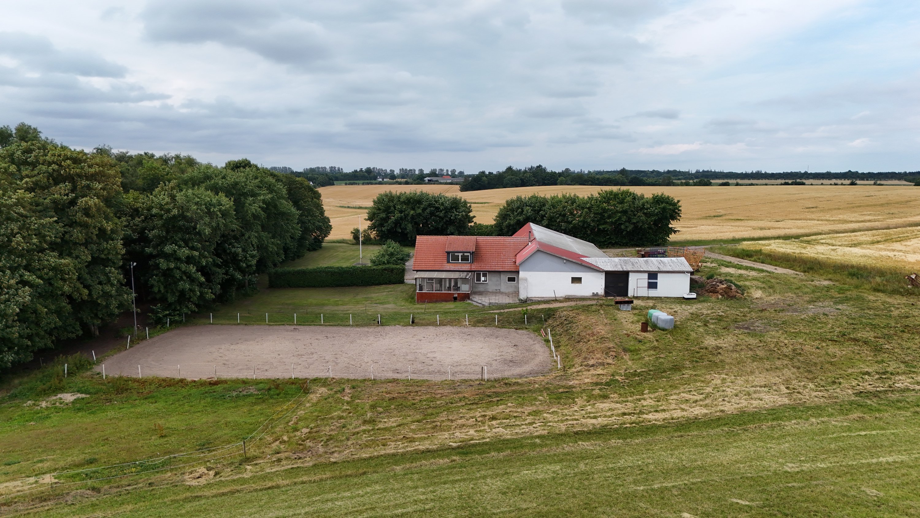 Fremhævet drone billede i fuldskærmstilstand. Billede af Hovedvejen 18, 9632 Møldrup