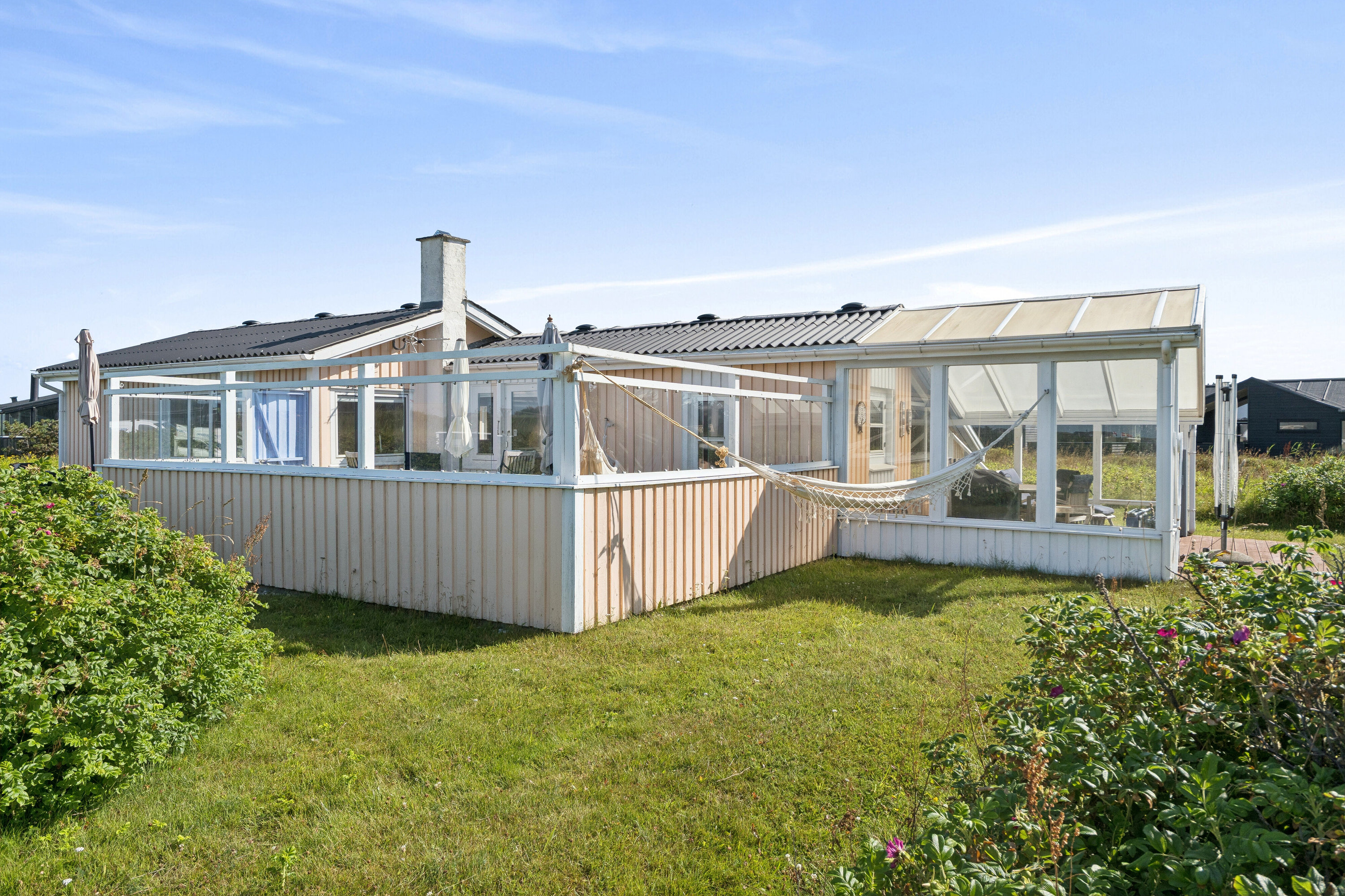 Fremhævet set fra haven billede i fuldskærmstilstand. Billede af M Christensens Vej 43, Åsendrup, 9480 Løkken