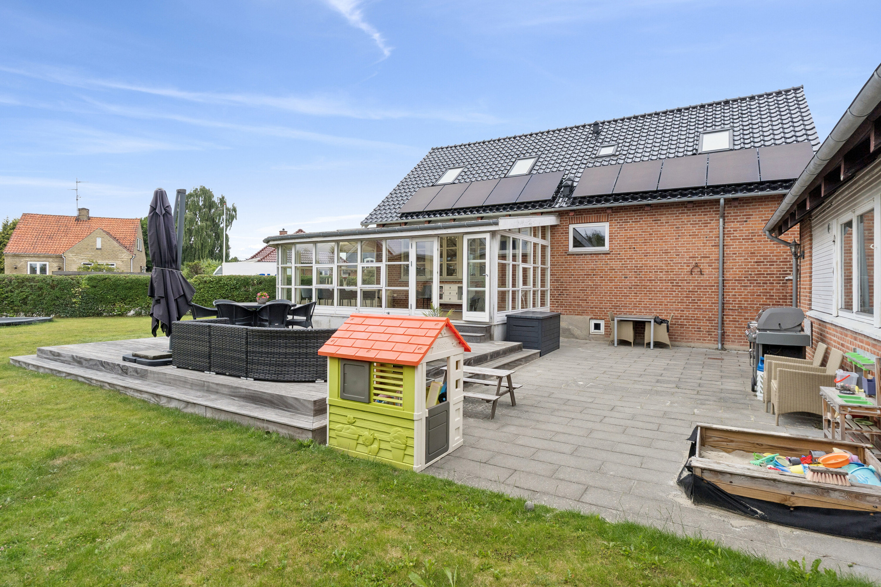 Fremhævet set fra haven billede i fuldskærmstilstand. Billede af Sofielundsvej 43, 2600 Glostrup