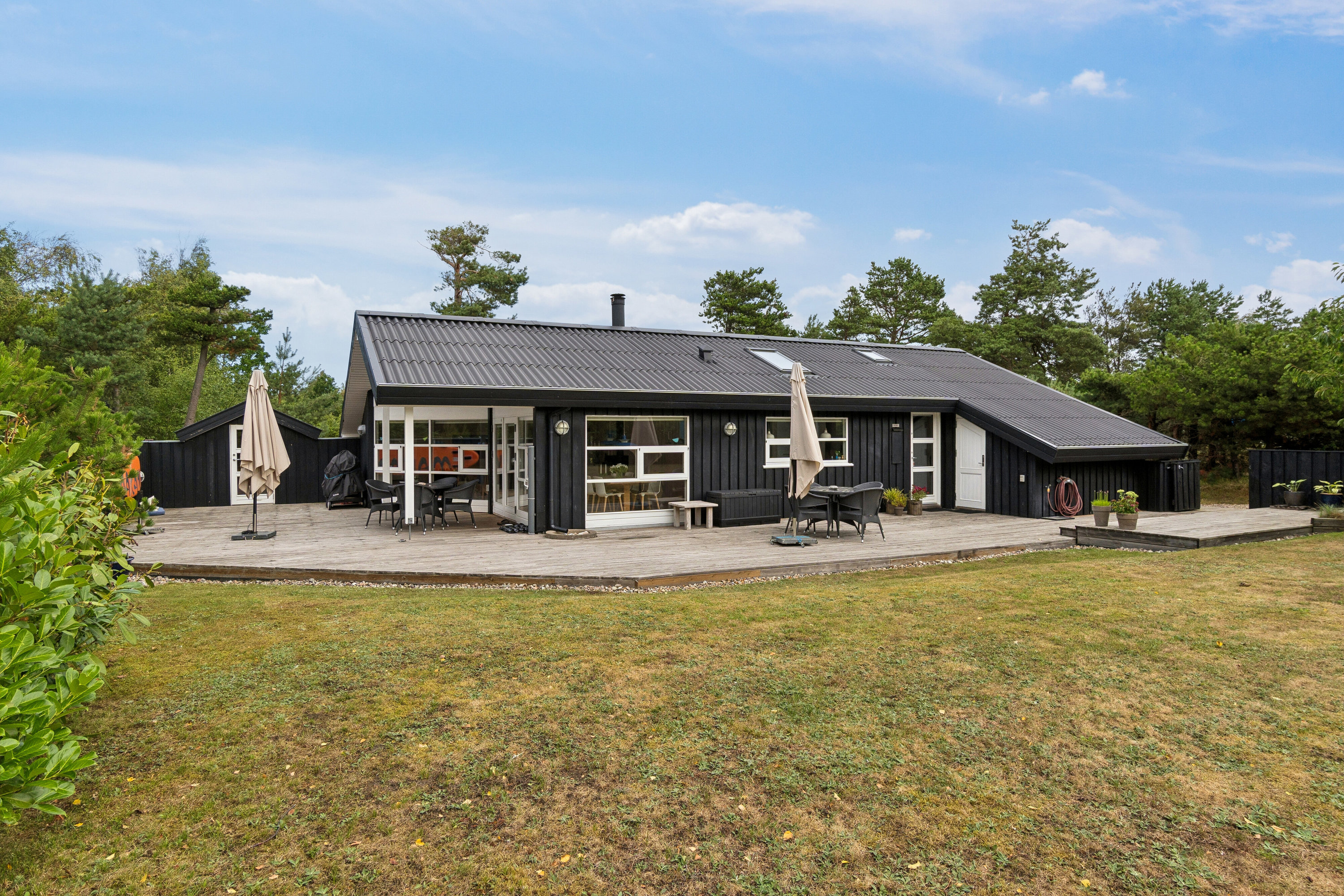 Fremhævet set fra haven billede i fuldskærmstilstand. Billede af Gøgevej 12, Gudmindrup Lyng, 4573 Højby