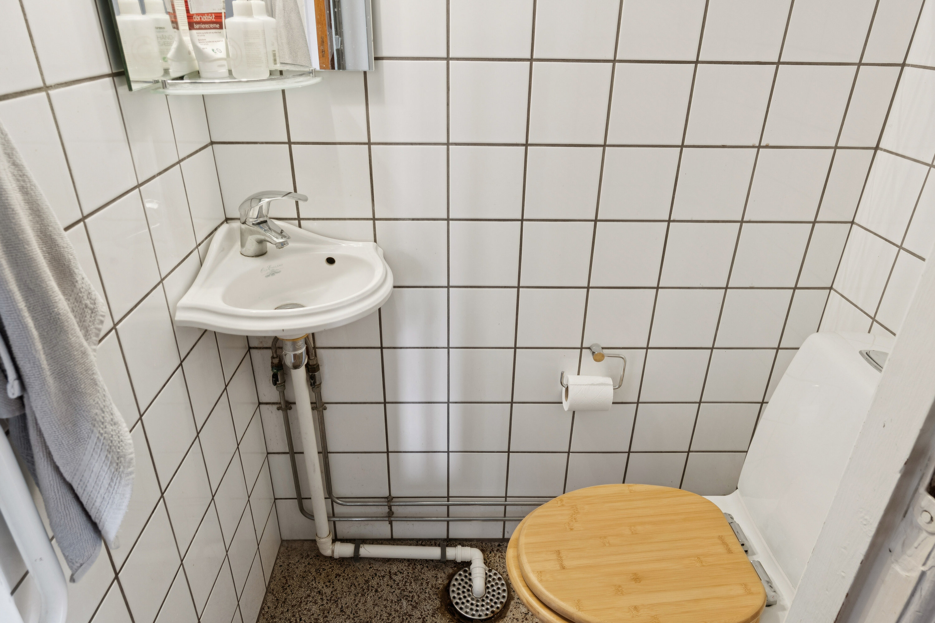 Fremhævet badeværelse billede i fuldskærmstilstand. Billede af Rønneholmsvej 52, 2610 Rødovre