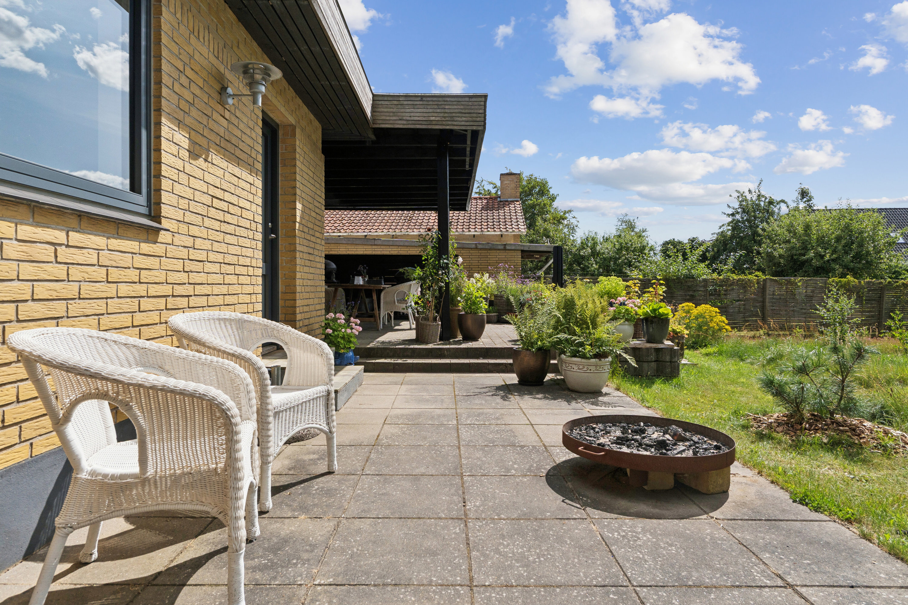 Fremhævet terrasse billede i fuldskærmstilstand. Billede af Skærskovvej 22, 8600 Silkeborg
