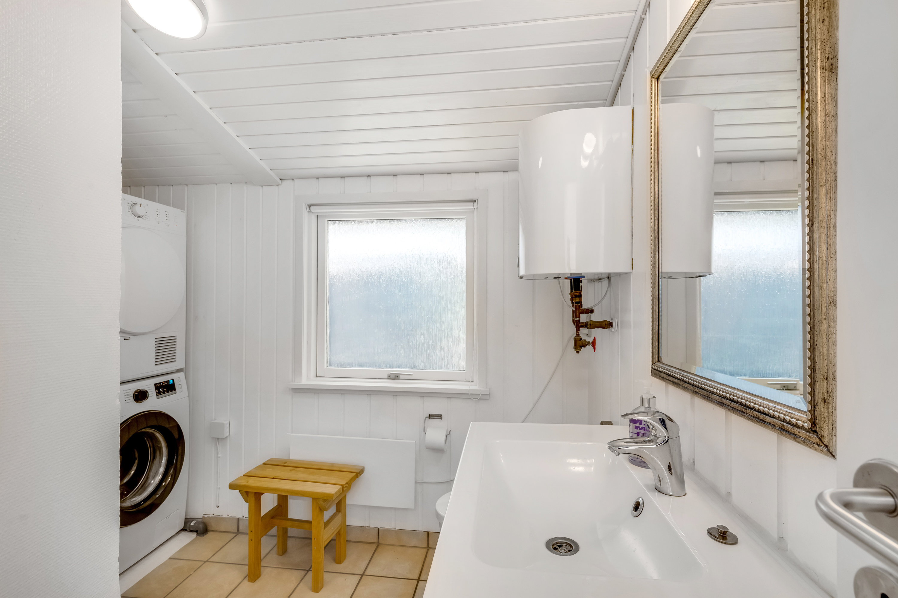 Fremhævet toilet billede i fuldskærmstilstand. Billede af Peder Larsensvej 85, Lønne, 6830 Nørre Nebel