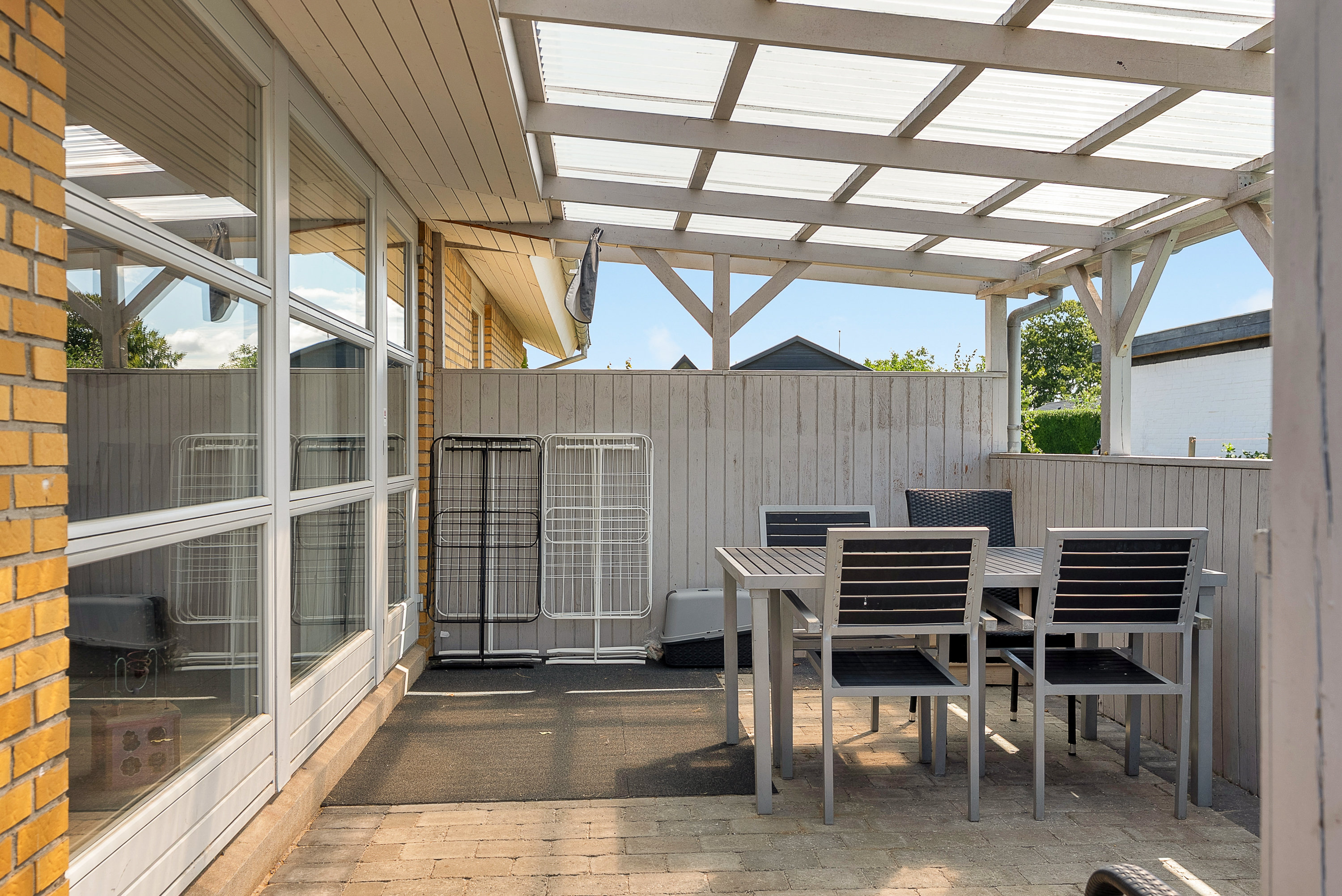Fremhævet overdækket terrasse billede i fuldskærmstilstand. Billede af Hjertegræsvej 16, Slukefter, 5210 Odense NV
