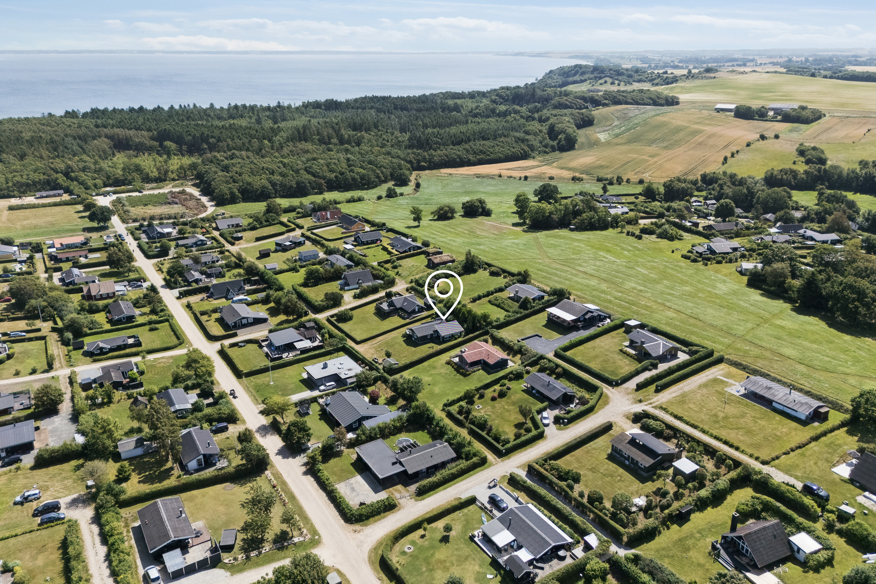 Fremhævet luftfoto billede i fuldskærmstilstand. Billede af Stranddalen 66, Eskov, 7870 Roslev