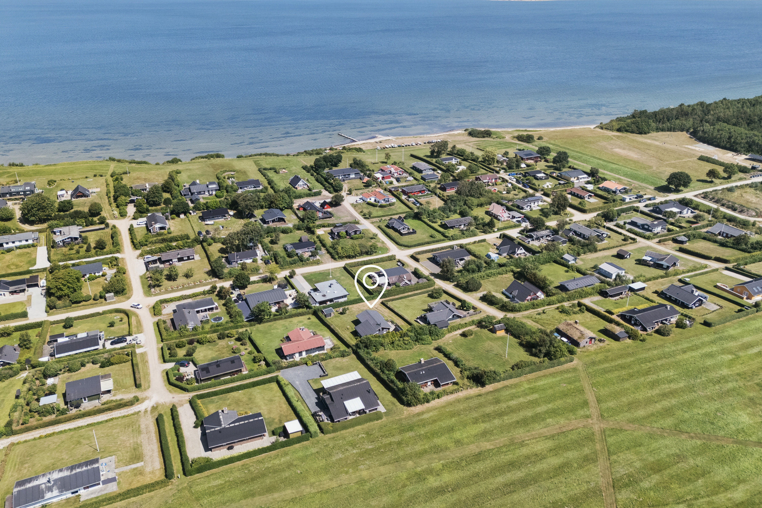 Fremhævet luftfoto billede i fuldskærmstilstand. Billede af Stranddalen 66, Eskov, 7870 Roslev