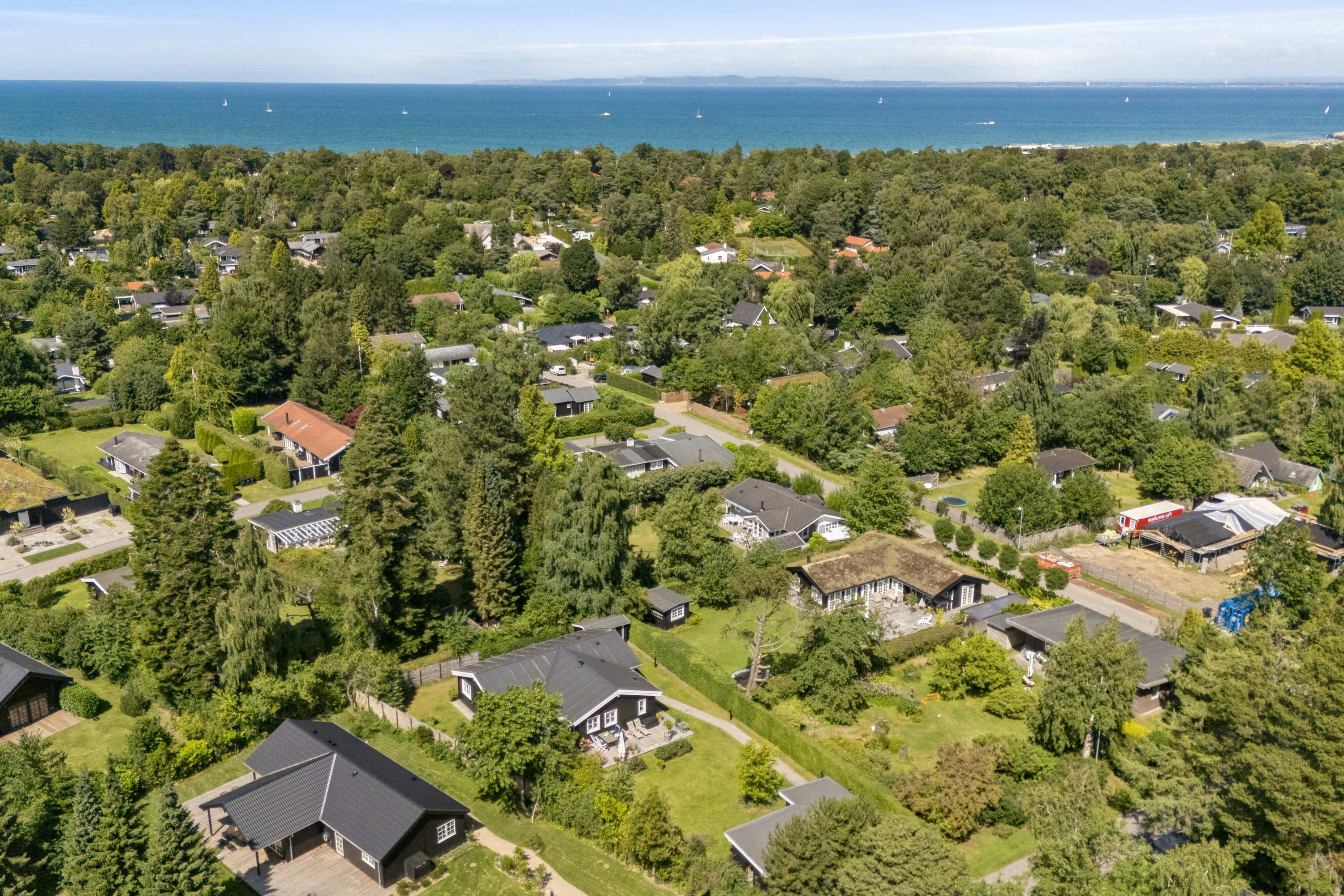 Fremhævet luftfoto billede i fuldskærmstilstand. Billede af Rosenvej 33, Horneby, 3100 Hornbæk