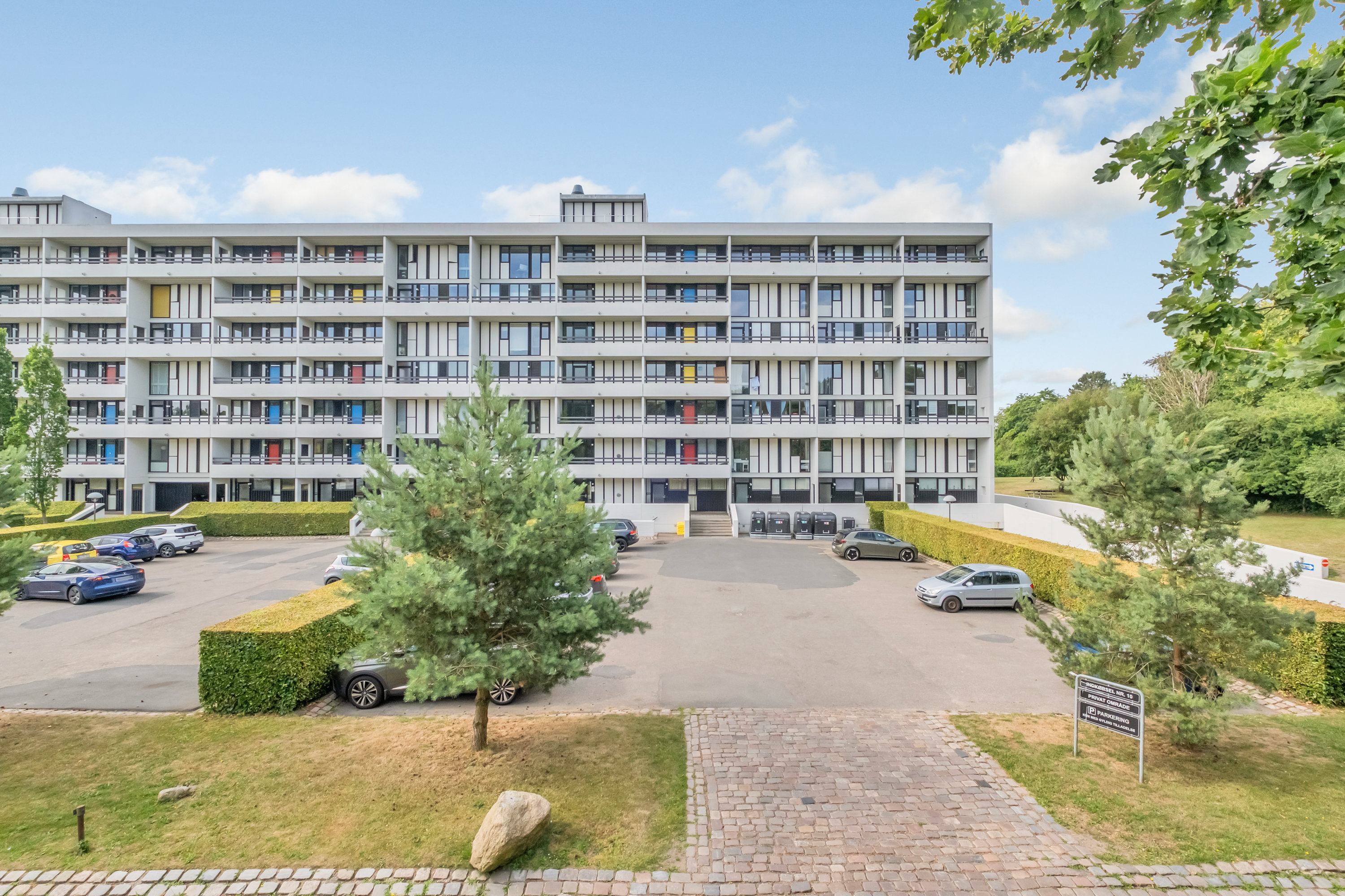 Fremhævet facade billede i fuldskærmstilstand. Billede af Vestervang 10, 4. 1045., 8000 Aarhus C