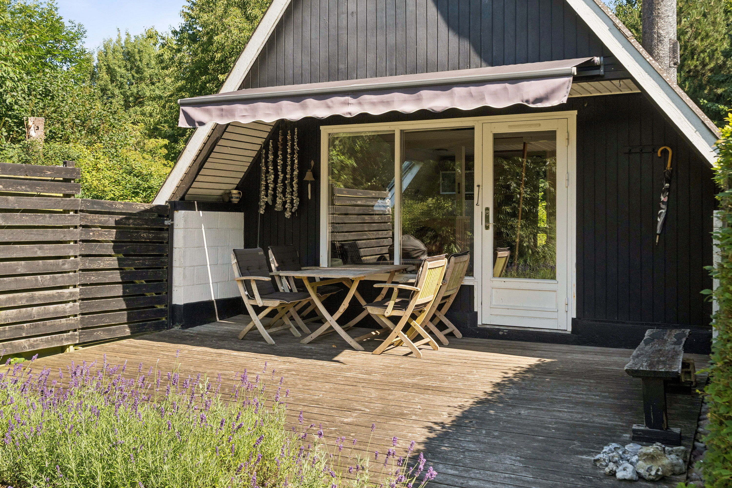 Fremhævet terrasse billede i fuldskærmstilstand. Billede af Engvej 30, Hou, 5953 Tranekær