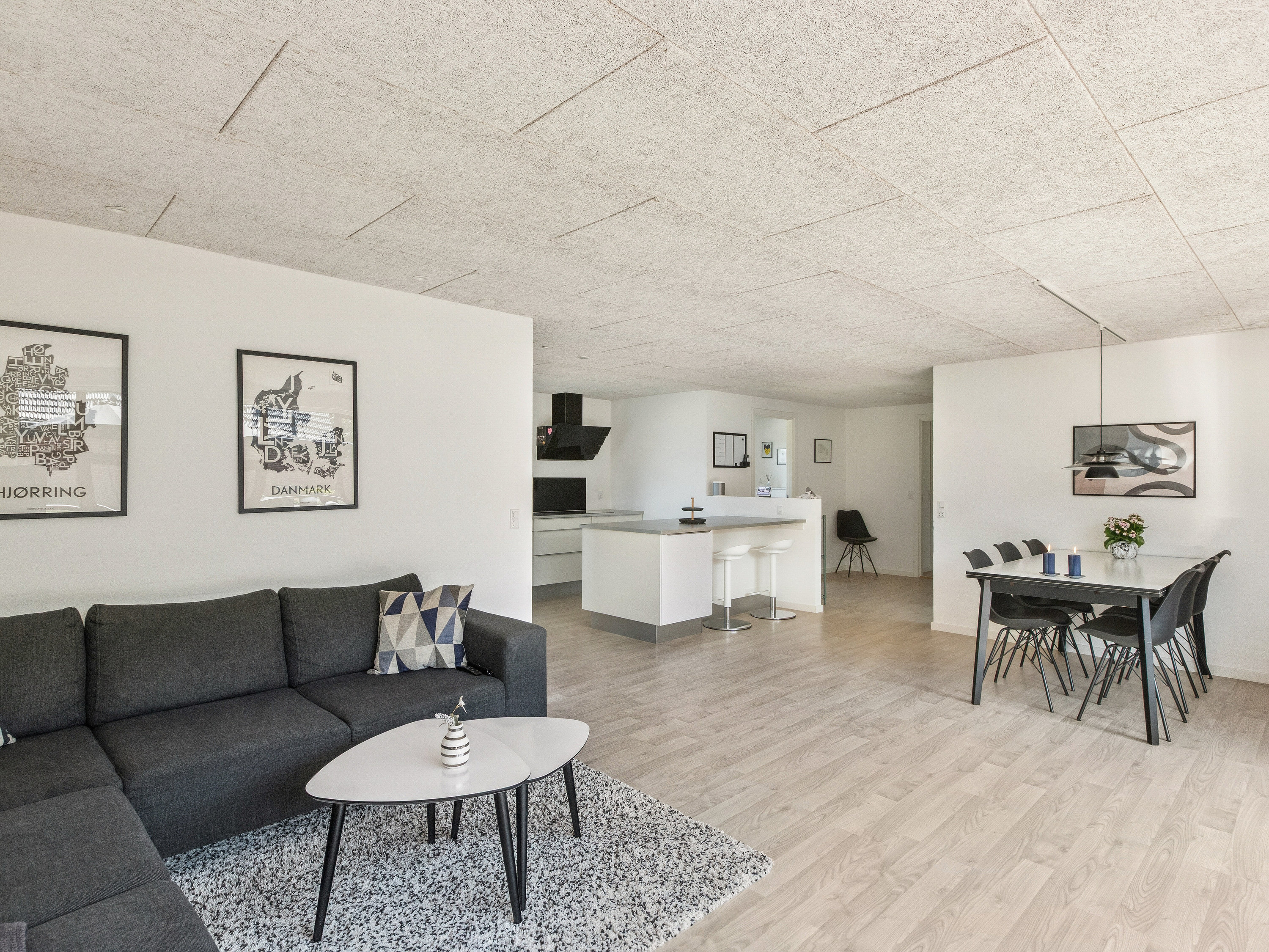 Fremhævet stue billede i fuldskærmstilstand. Billede af Eskærvej 1, 9800 Hjørring