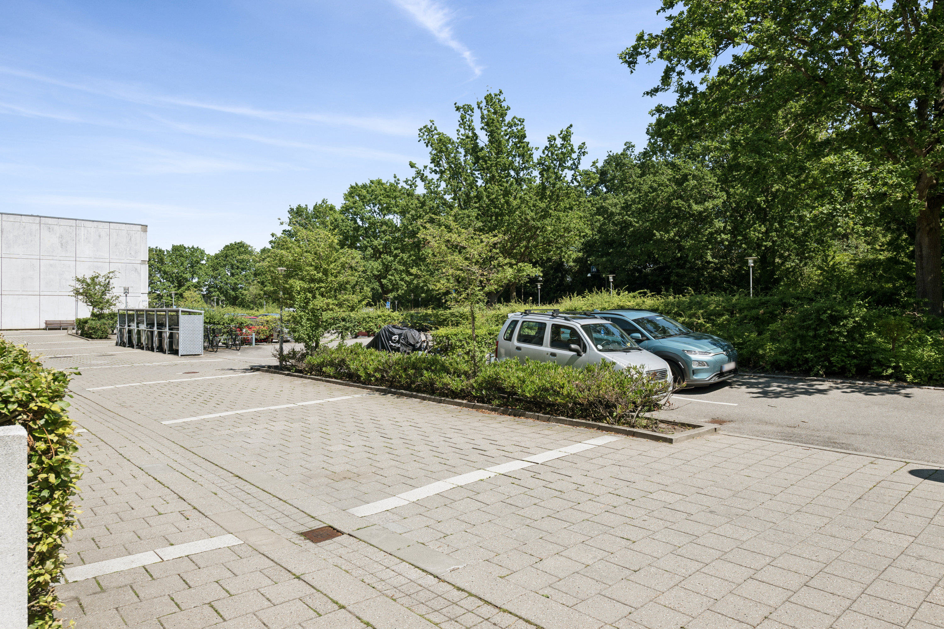 Fremhævet andet billede i fuldskærmstilstand. Billede af Eremitageparken 105, 1. c., 2800 Kongens Lyngby