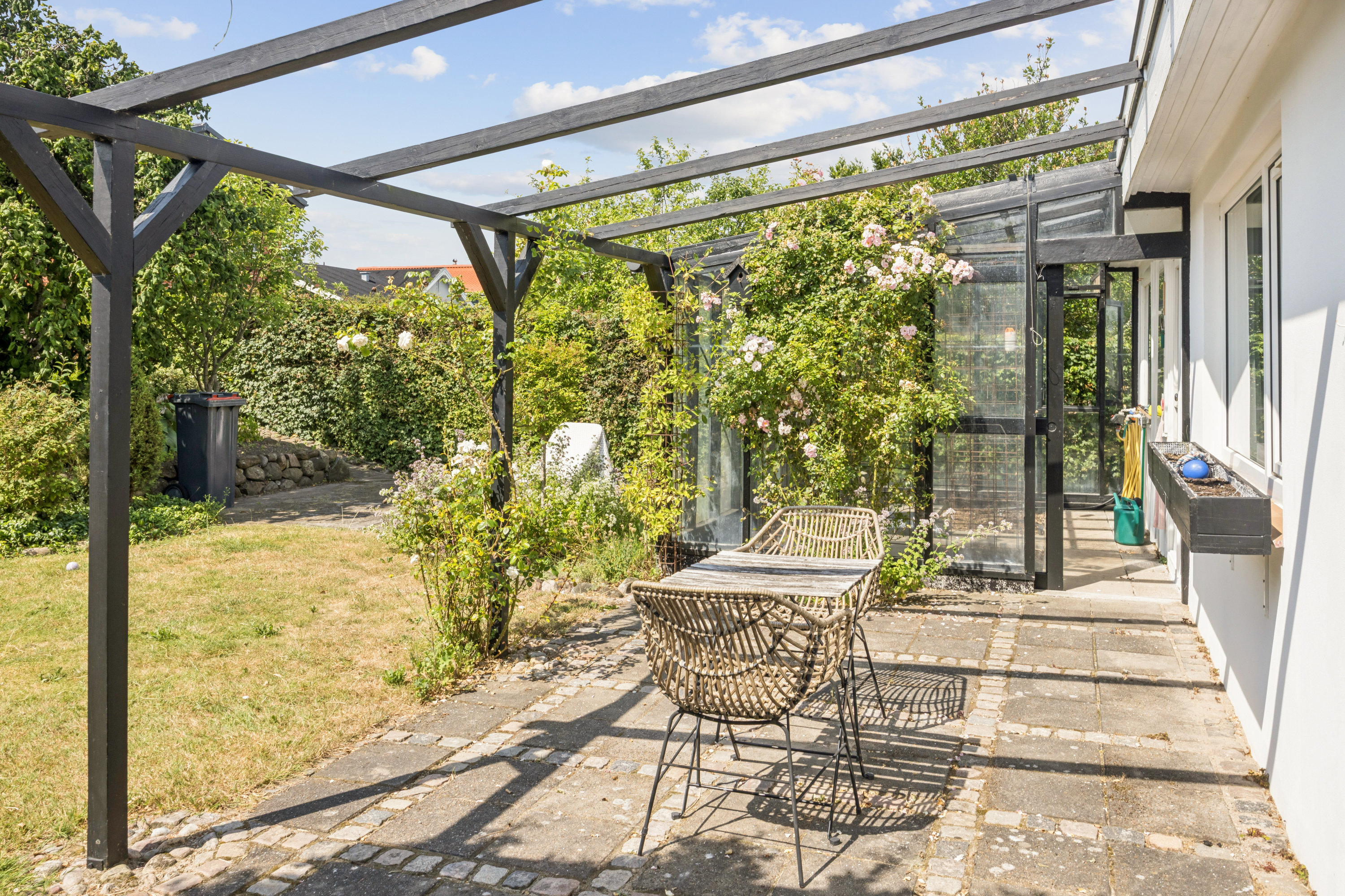 Fremhævet terrasse billede i fuldskærmstilstand. Billede af Mylius Erichsens Vej 49, Gug, 9210 Aalborg SØ