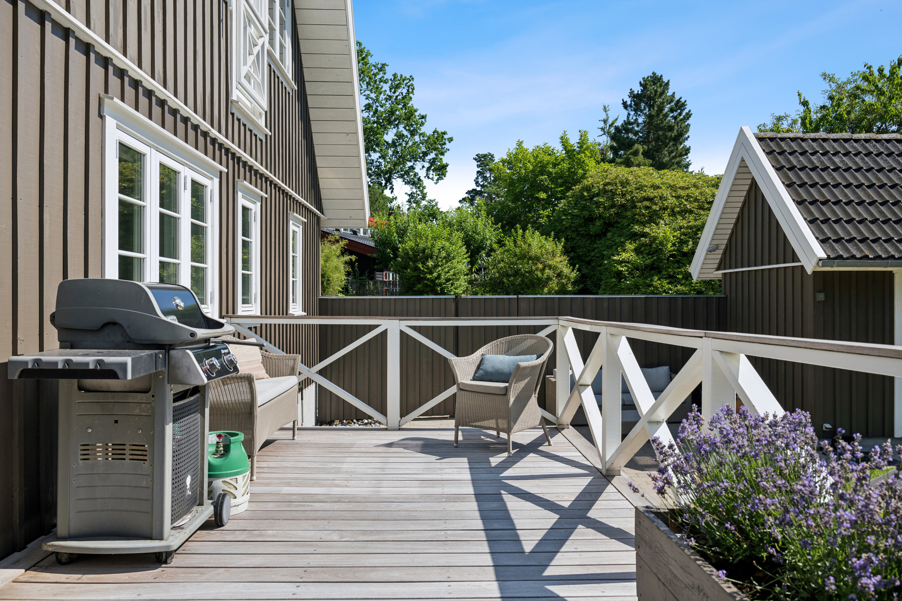 Fremhævet terrasse billede i fuldskærmstilstand. Billede af Brovænget 27A, 2830 Virum