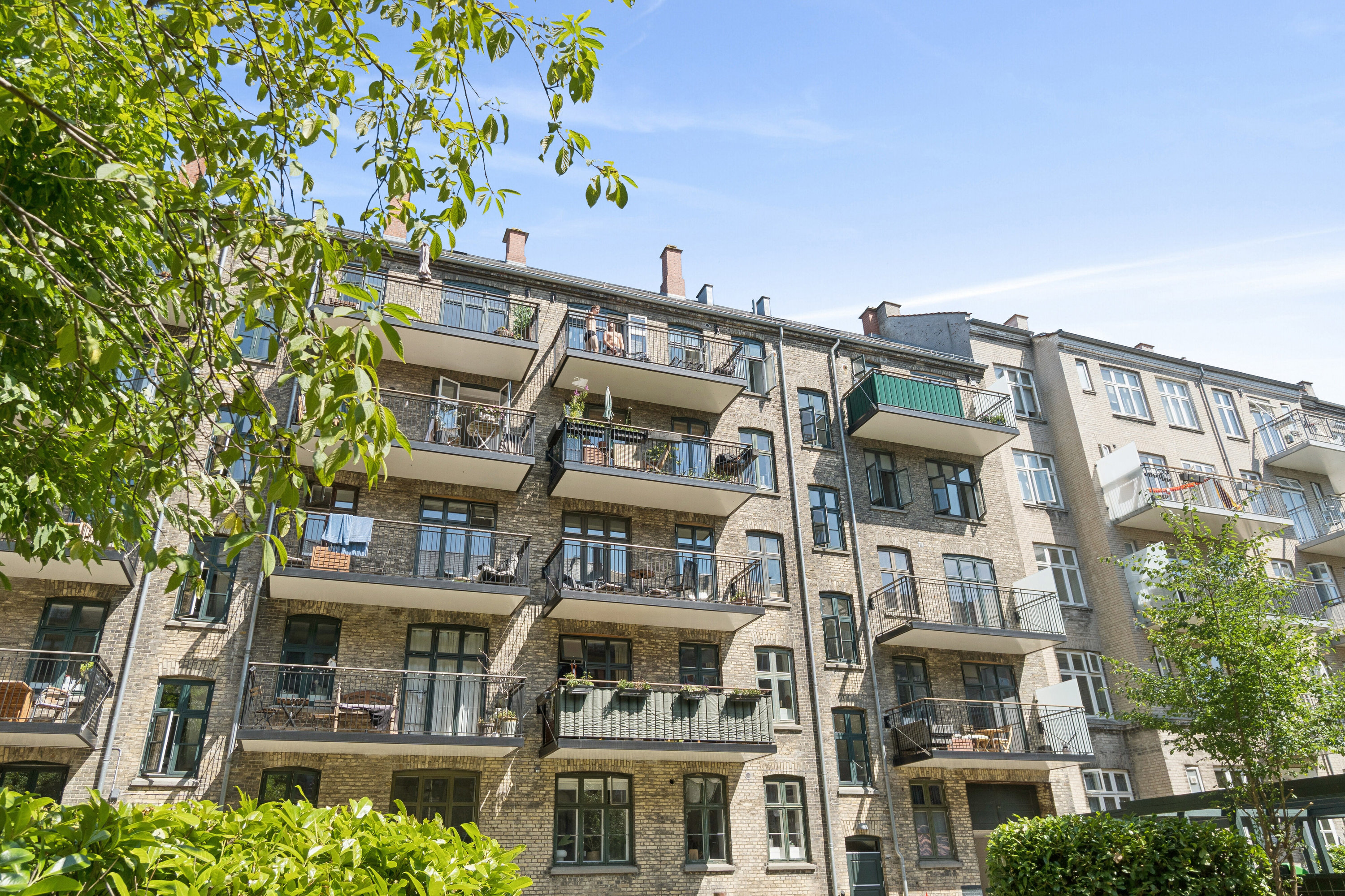 Fremhævet facade billede i fuldskærmstilstand. Billede af Lyneborggade 6, 4. tv., 2300 København S